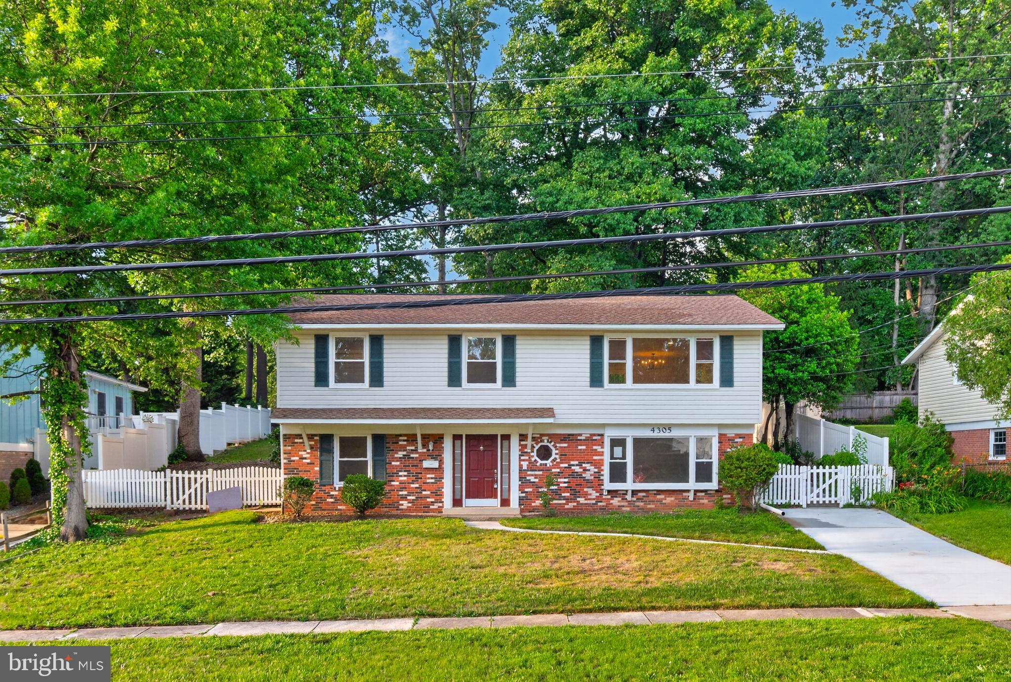 BEL PRE WOODS - Residential