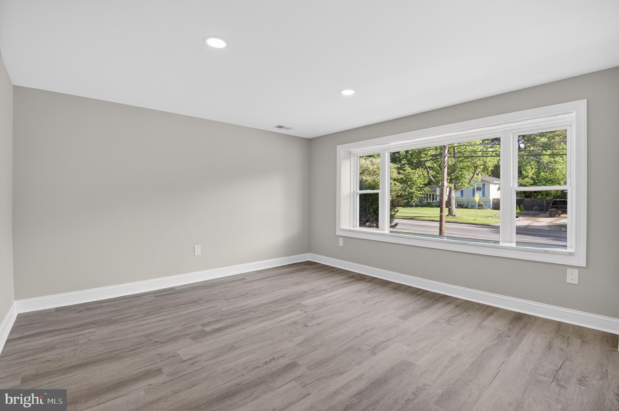 BEL PRE WOODS - Residential