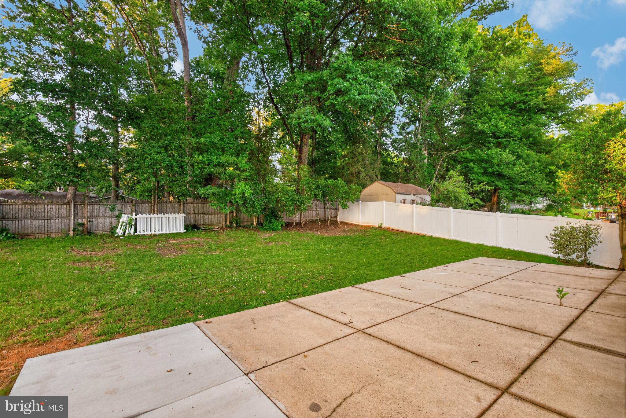BEL PRE WOODS - Residential