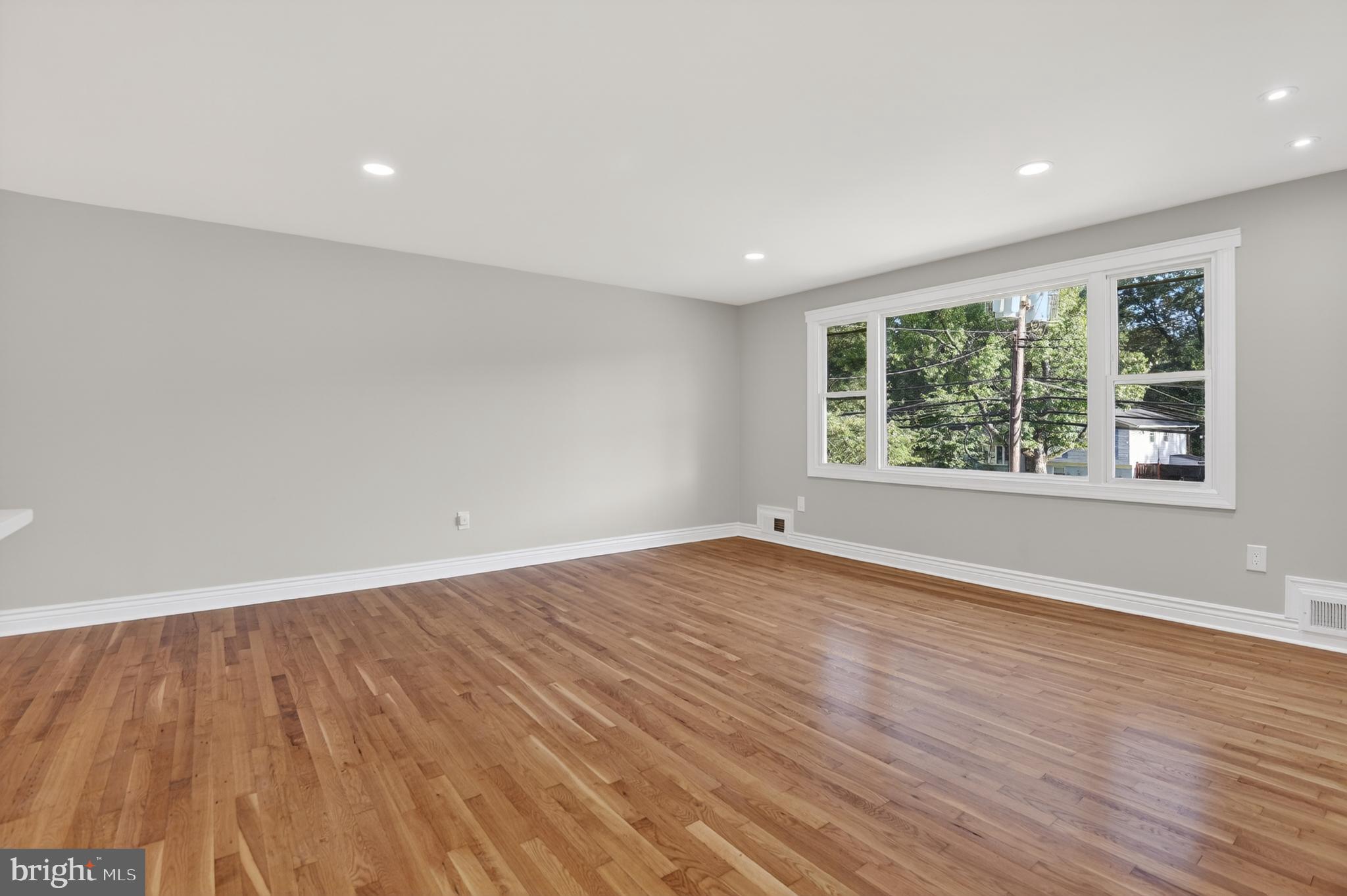 BEL PRE WOODS - Residential
