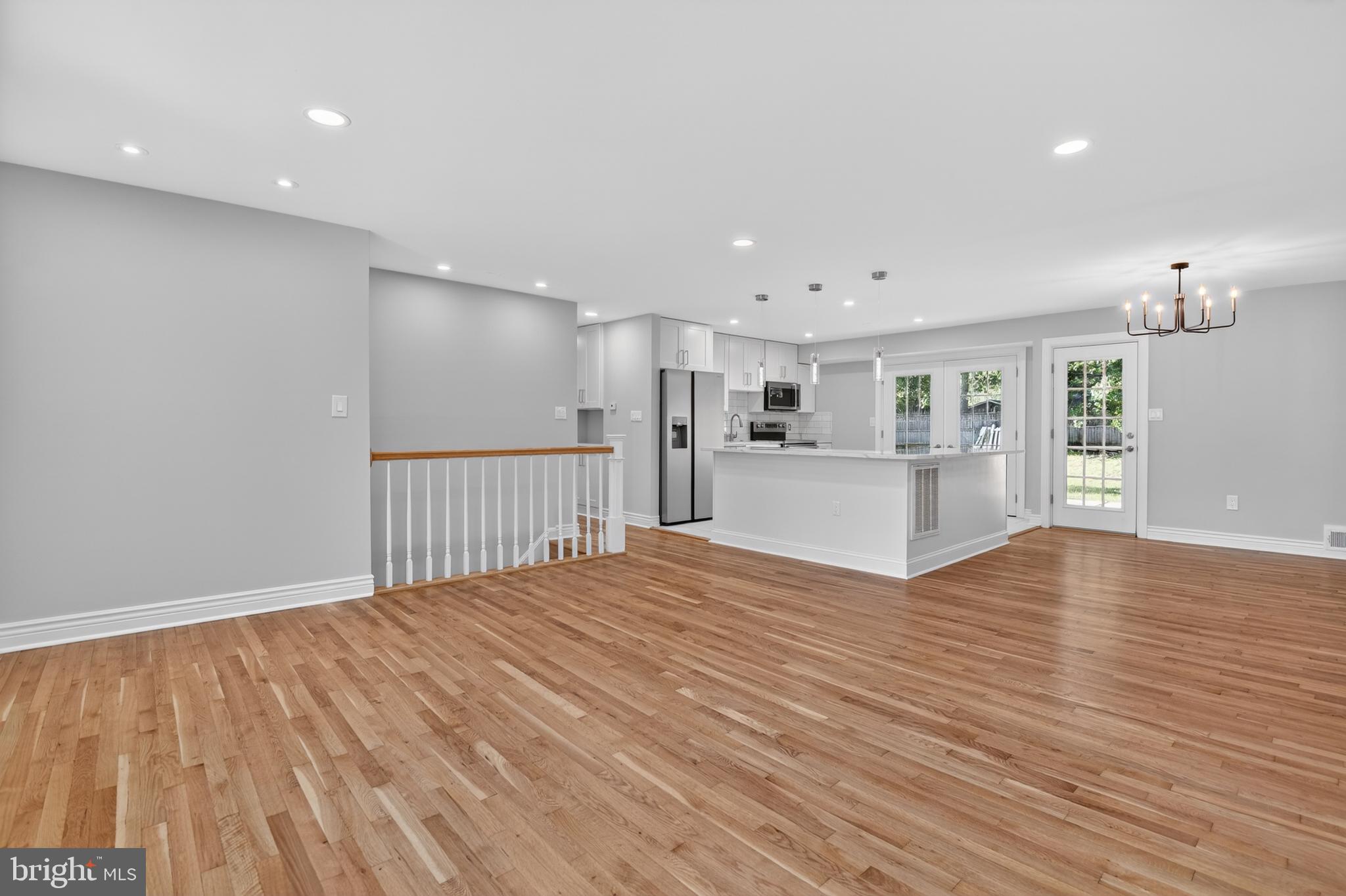 BEL PRE WOODS - Residential