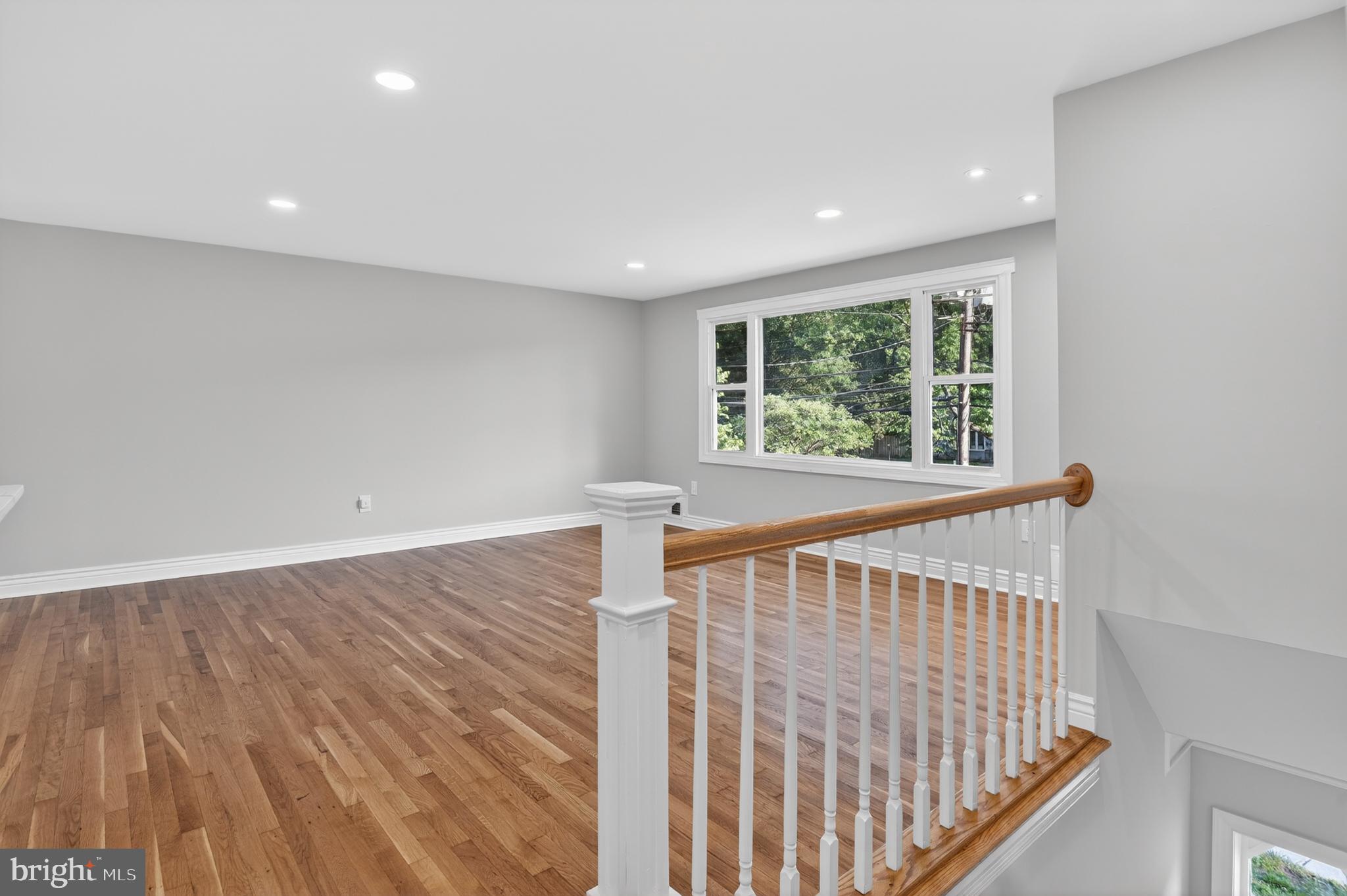 BEL PRE WOODS - Residential