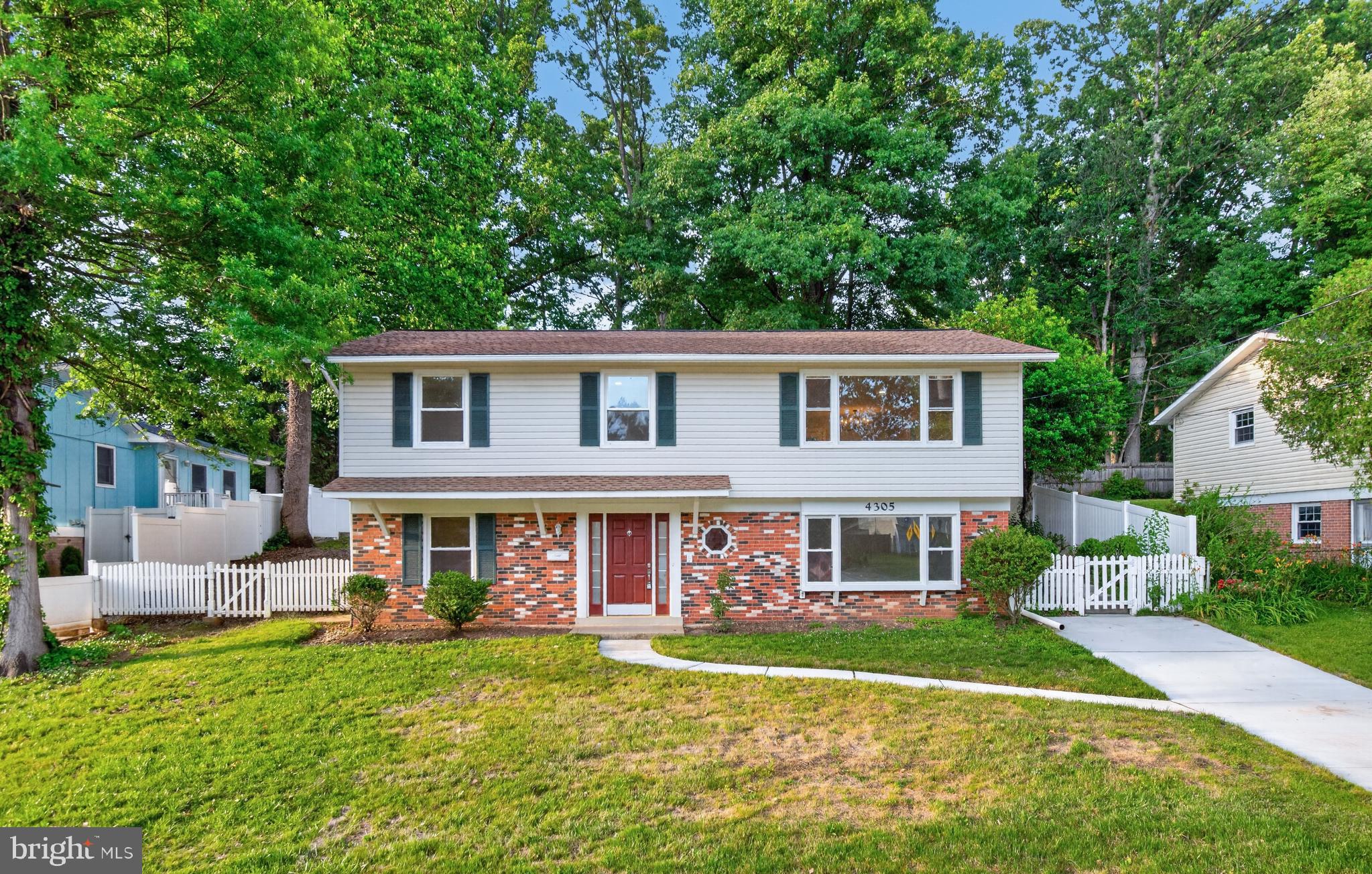 BEL PRE WOODS - Residential