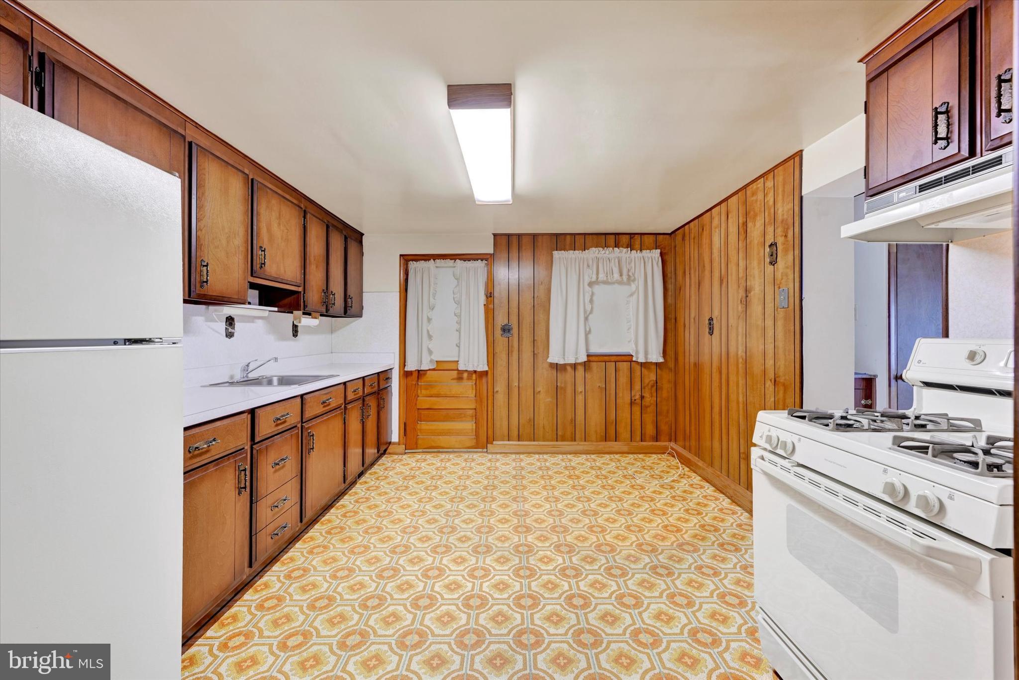 KINGSVILLE - Residential