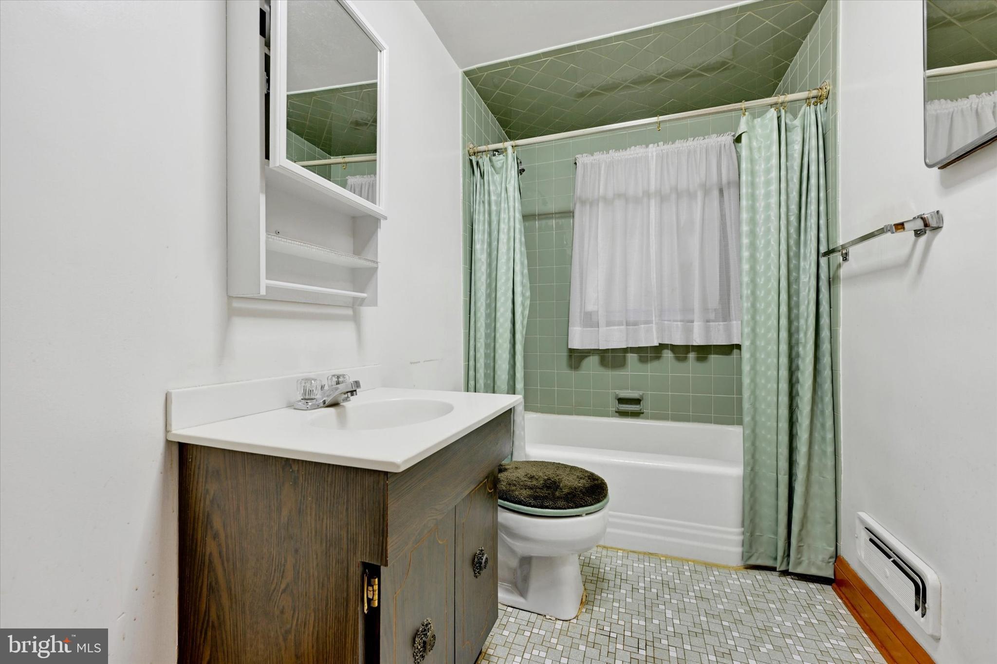 KINGSVILLE - Residential