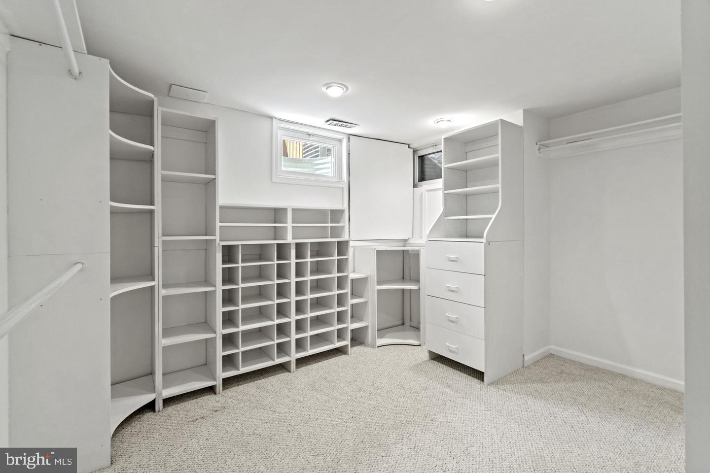 WINDGATE II - Residential