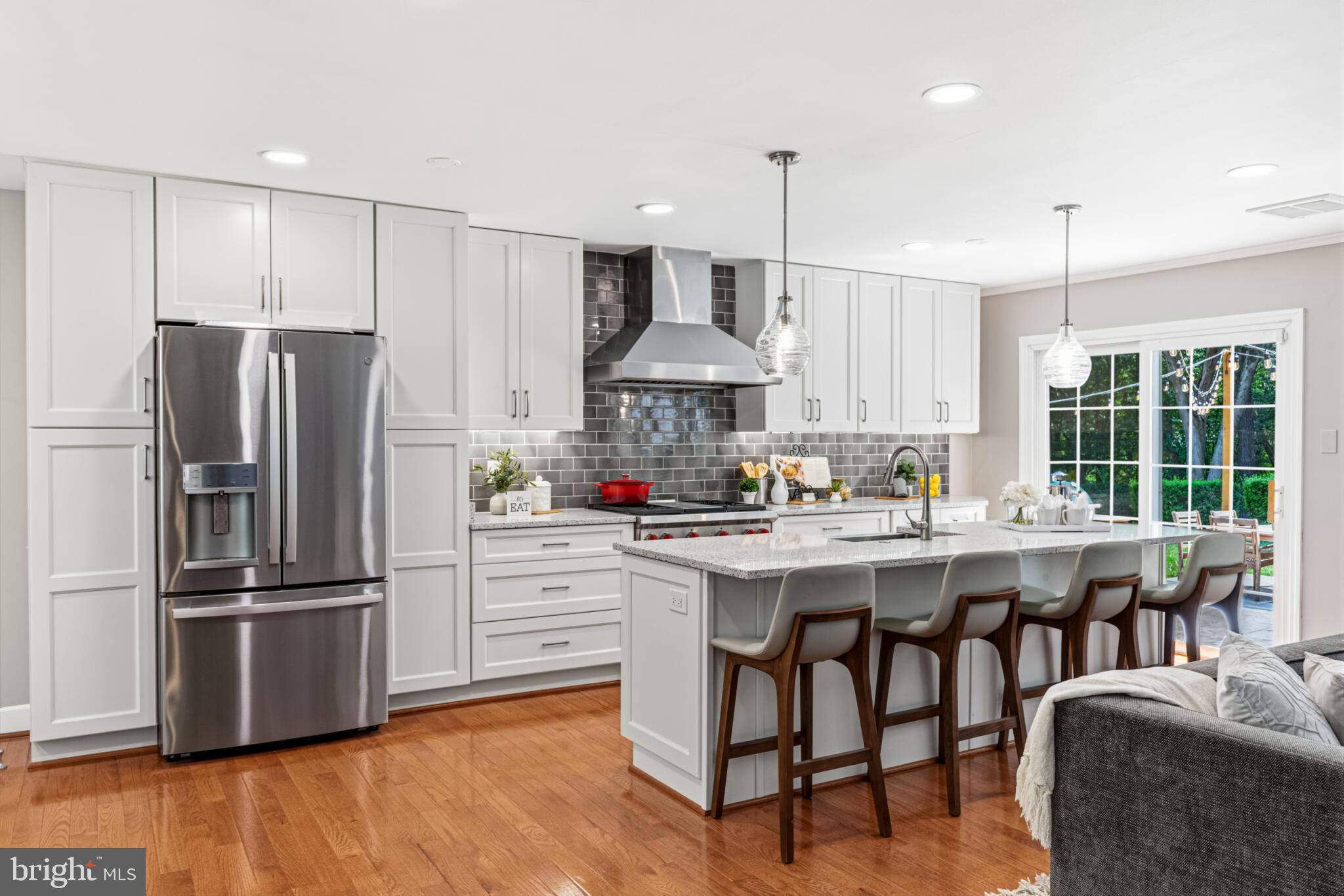 SHOUSE VILLAGE - Residential