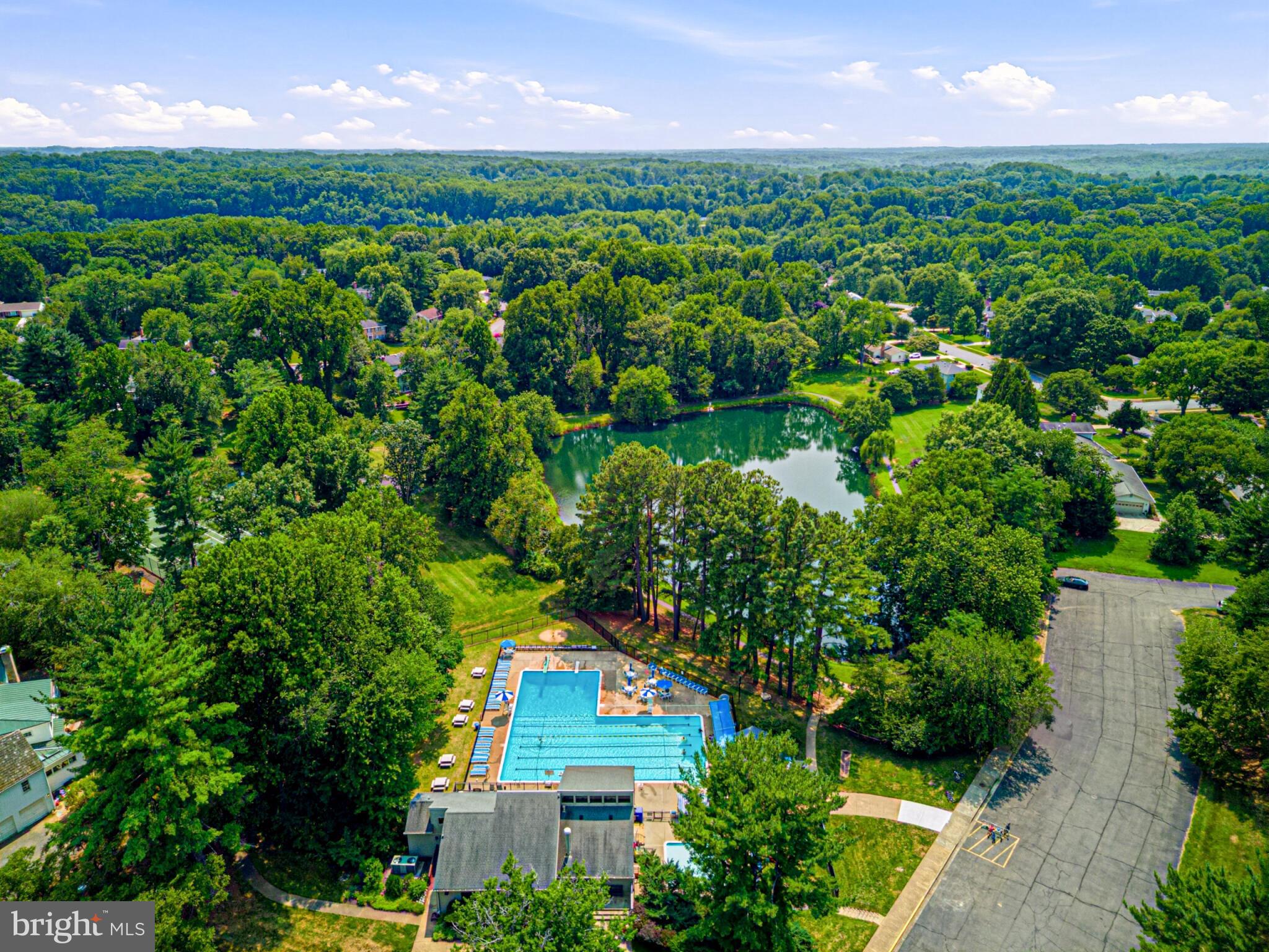 SHOUSE VILLAGE - Residential