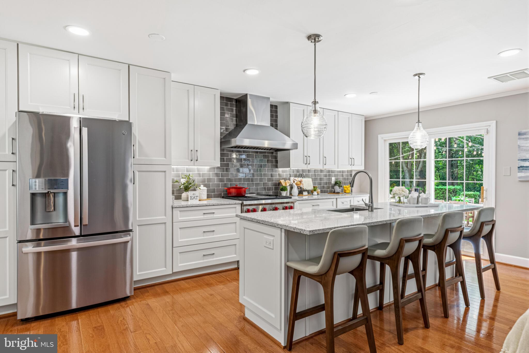 SHOUSE VILLAGE - Residential