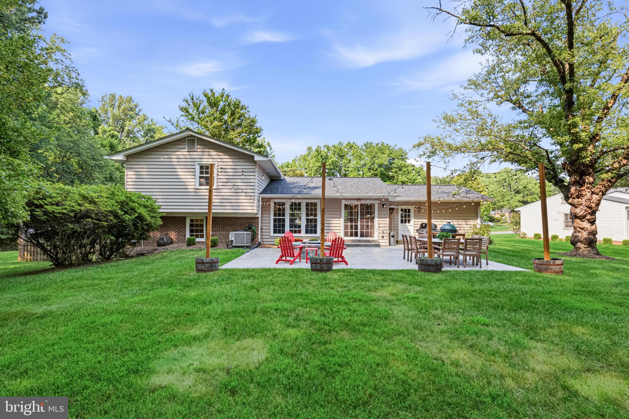 SHOUSE VILLAGE - Residential