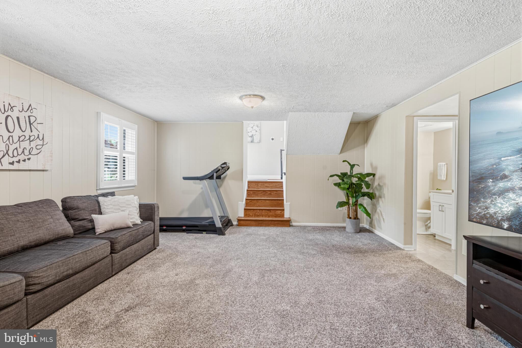 SHOUSE VILLAGE - Residential