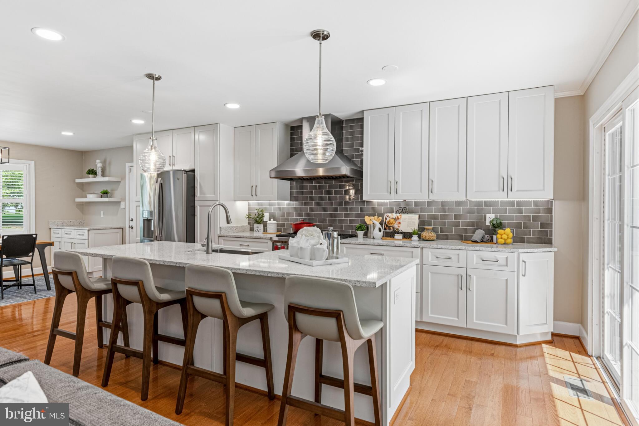 SHOUSE VILLAGE - Residential