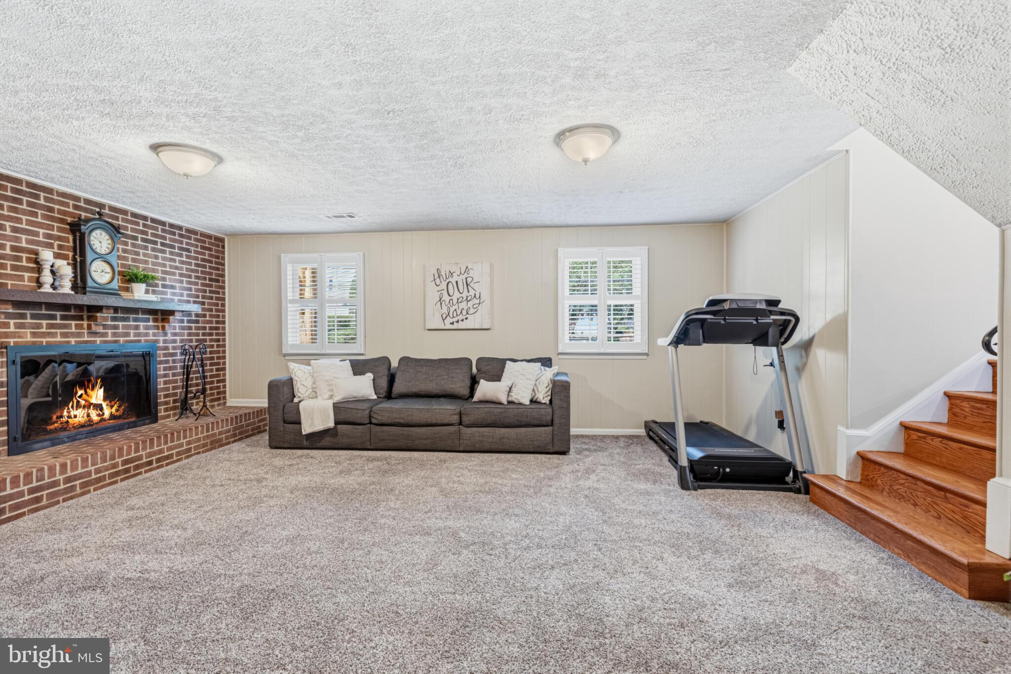 SHOUSE VILLAGE - Residential