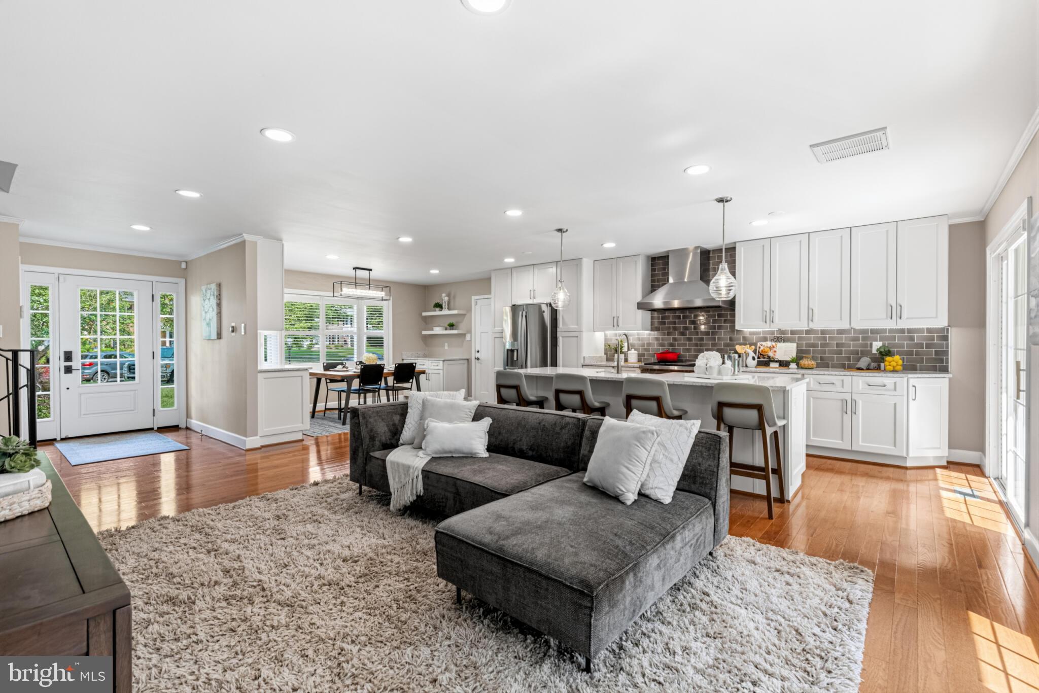 SHOUSE VILLAGE - Residential