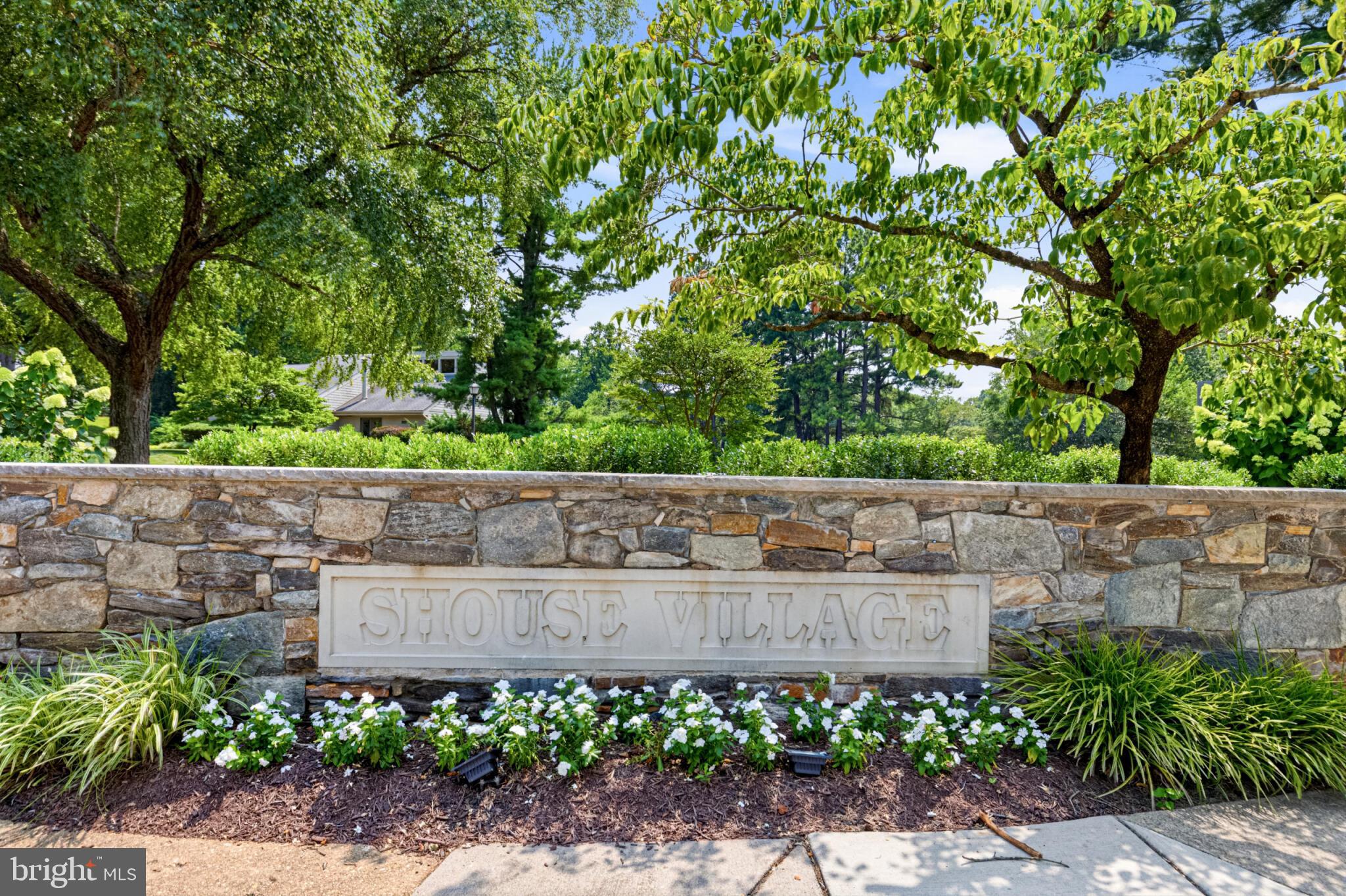 SHOUSE VILLAGE - Residential