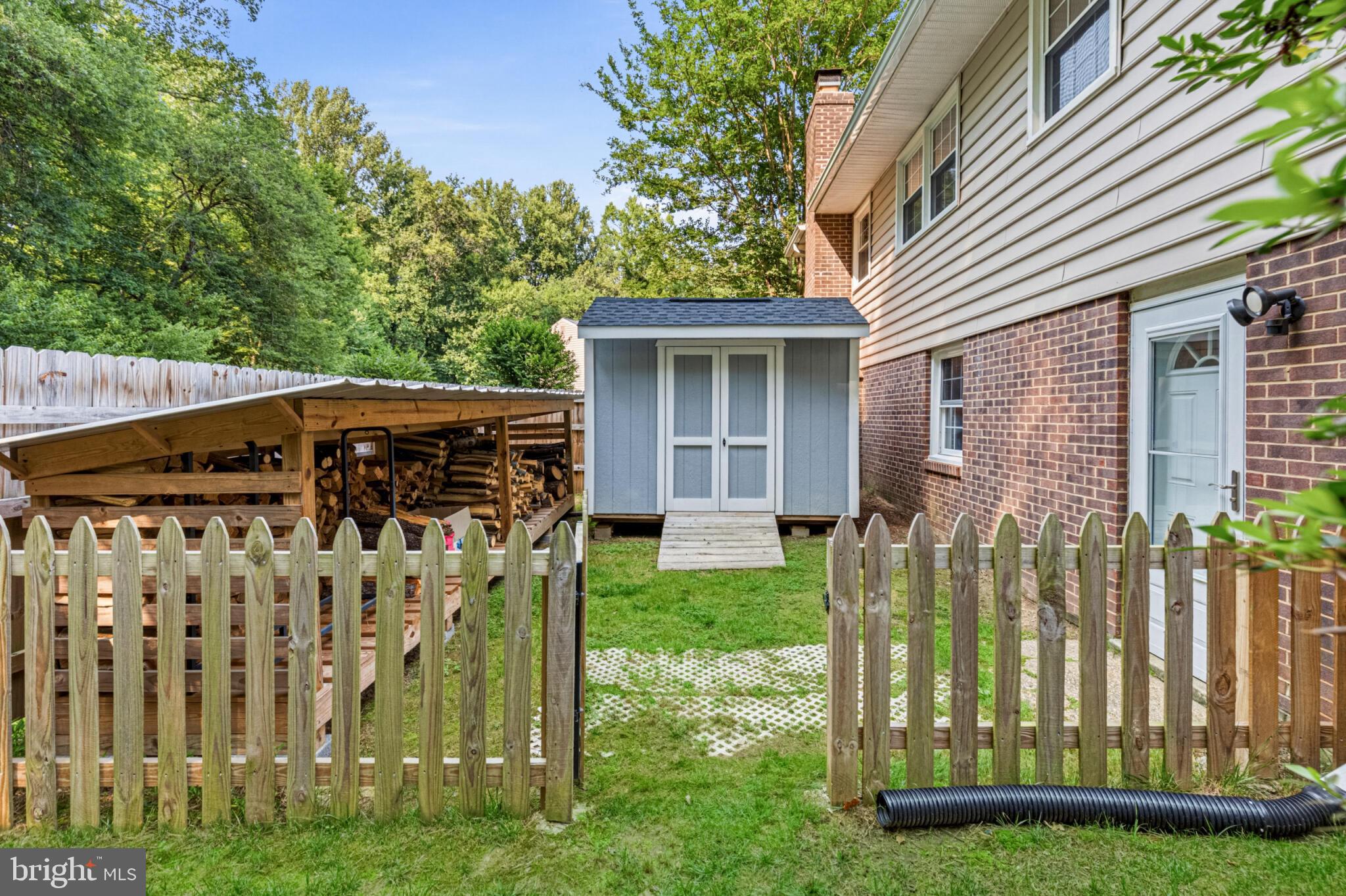 SHOUSE VILLAGE - Residential