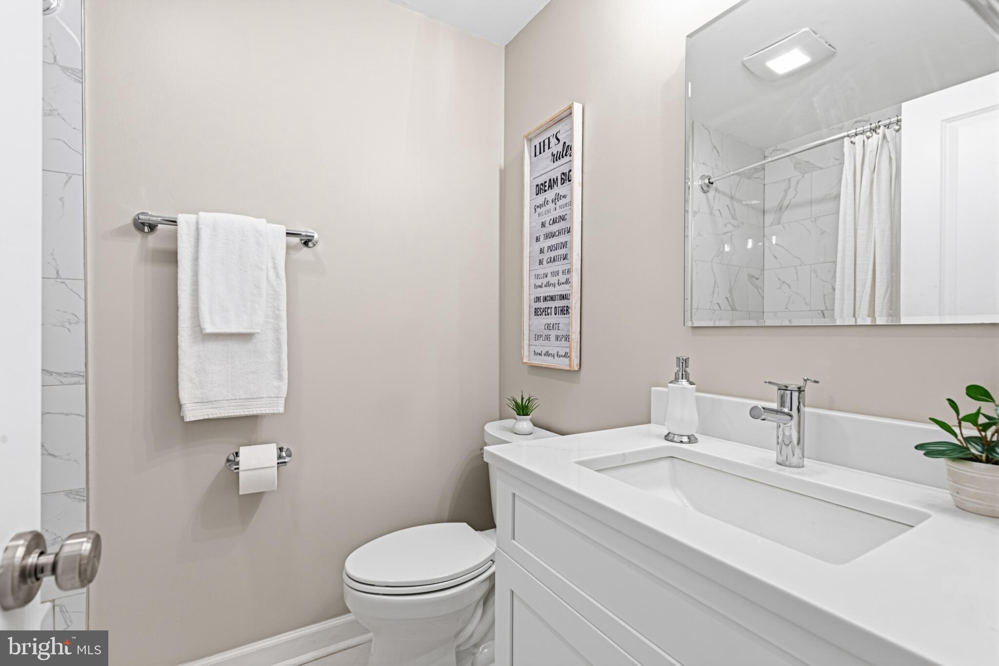 SHOUSE VILLAGE - Residential