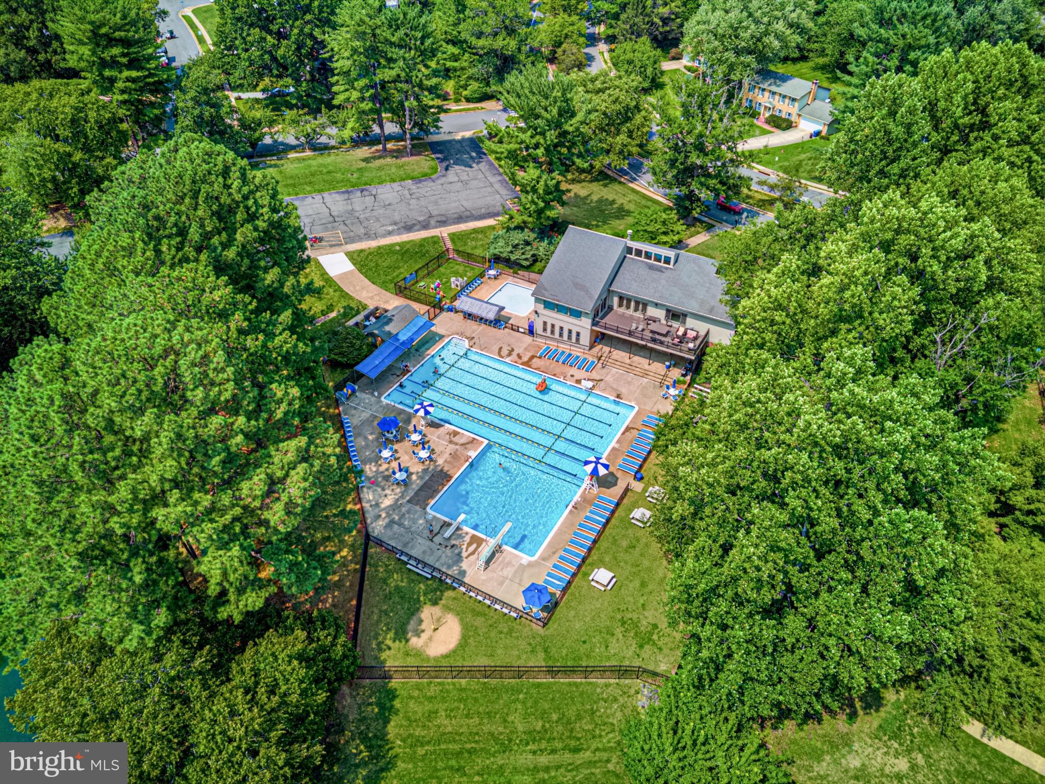 SHOUSE VILLAGE - Residential