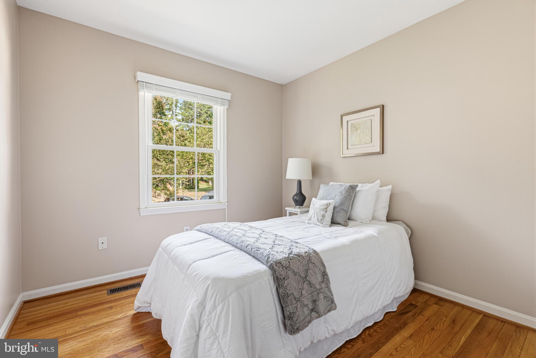 SHOUSE VILLAGE - Residential