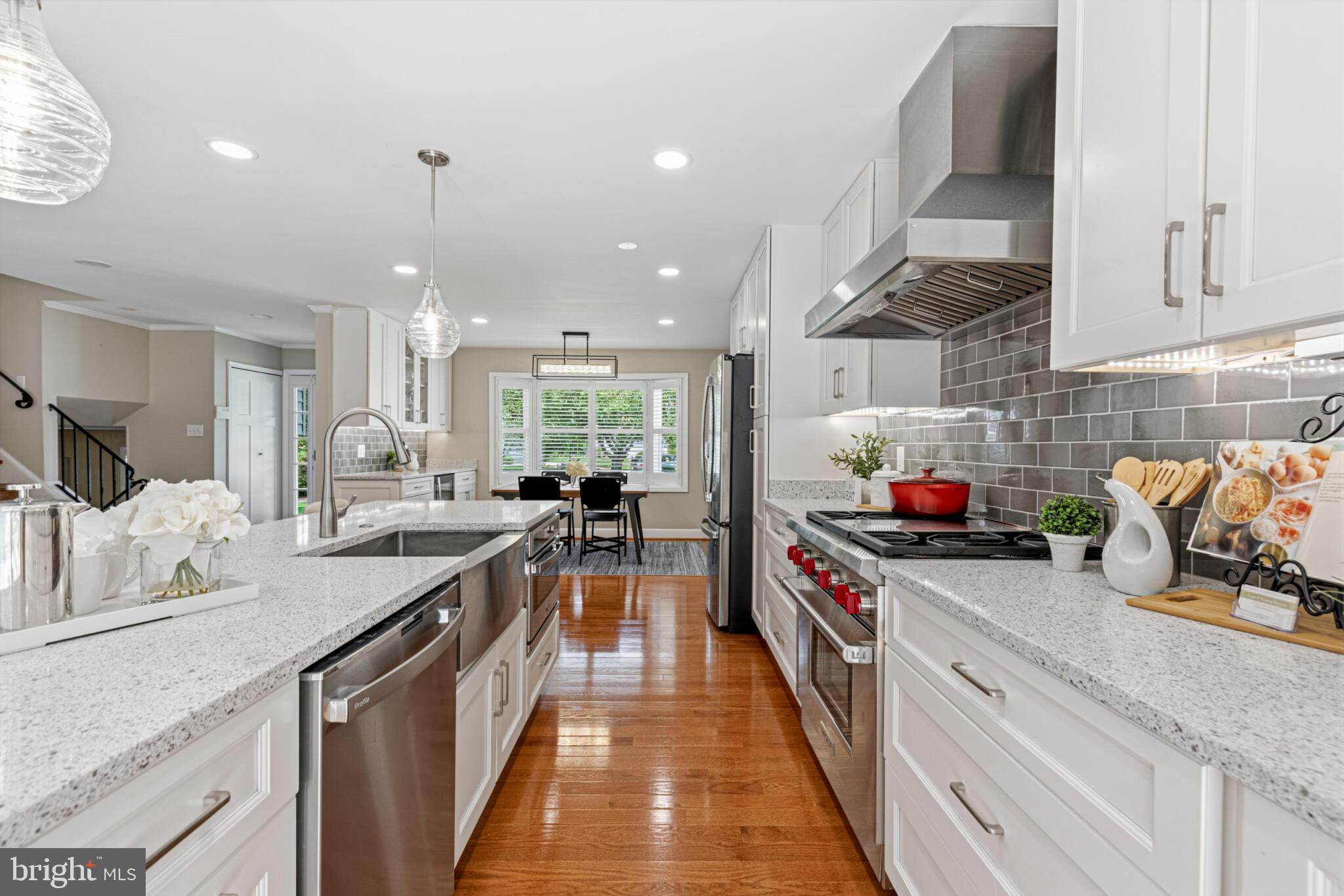 SHOUSE VILLAGE - Residential