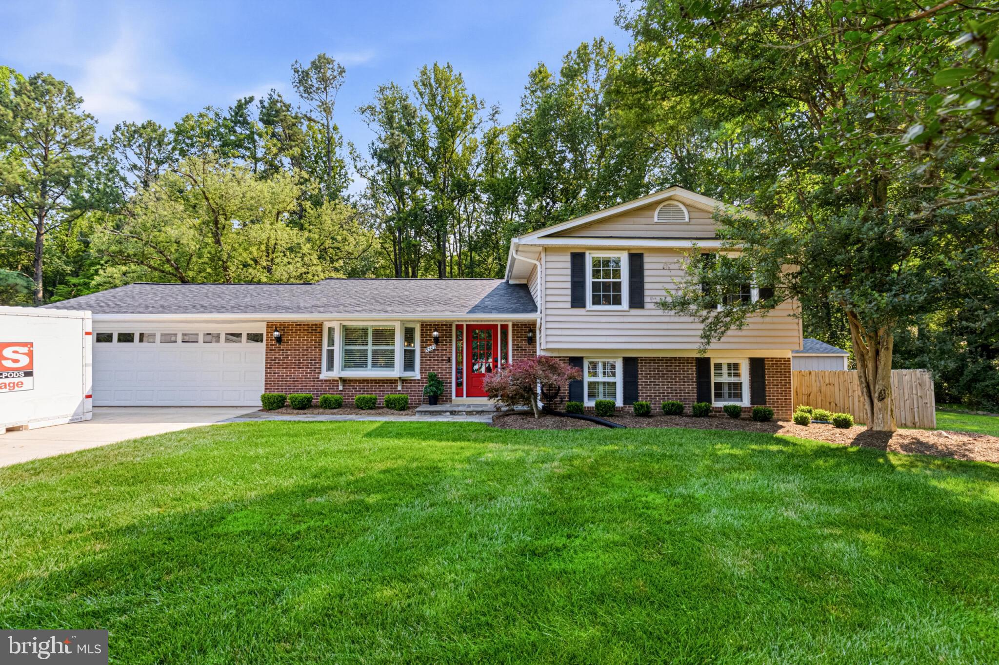 SHOUSE VILLAGE - Residential