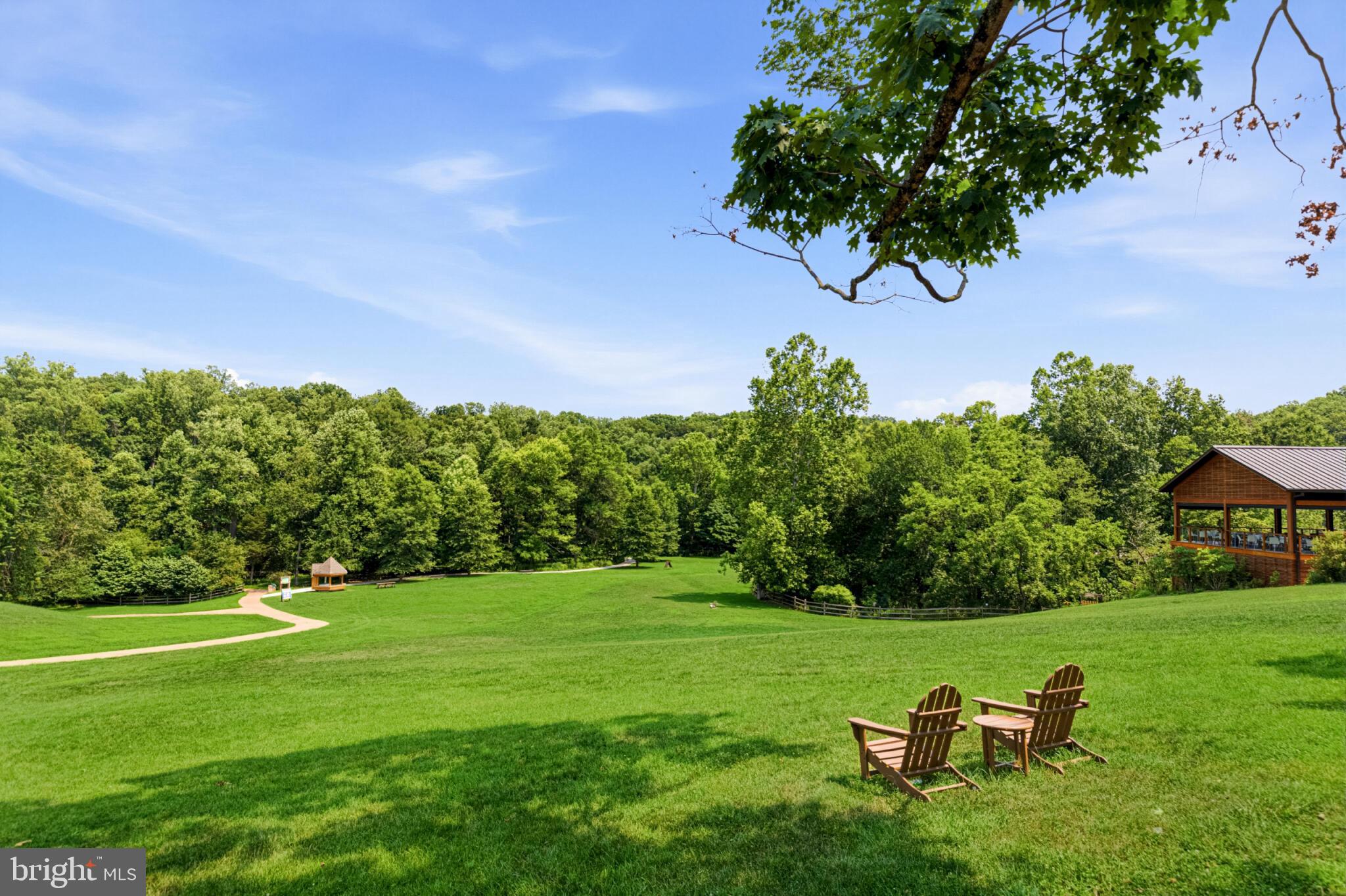 SHOUSE VILLAGE - Residential