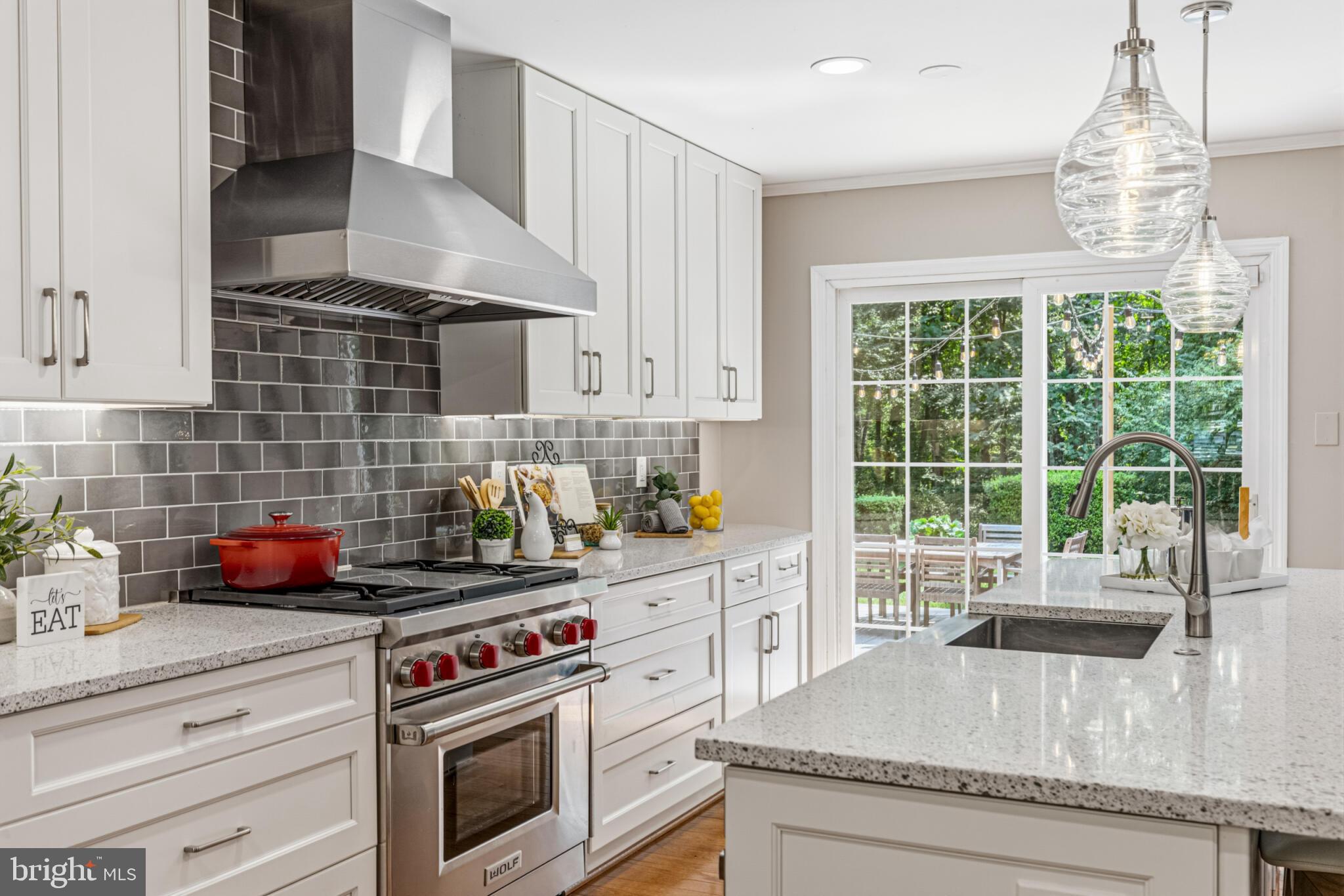 SHOUSE VILLAGE - Residential