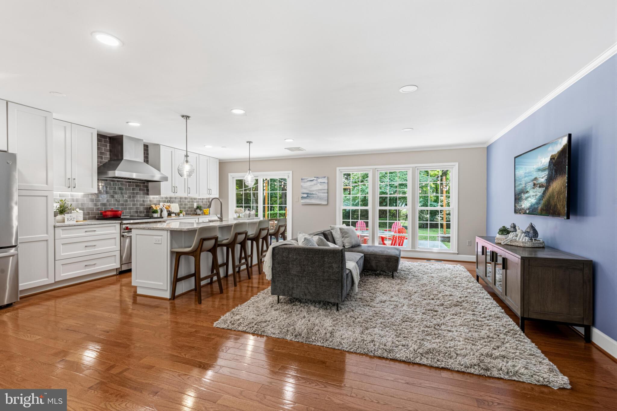 SHOUSE VILLAGE - Residential