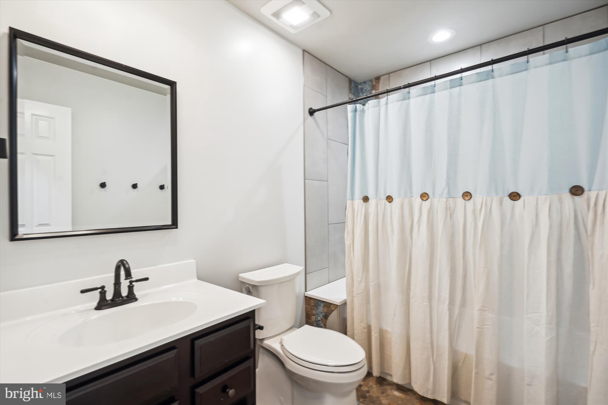 FOX MILL WOODS - Residential Lease