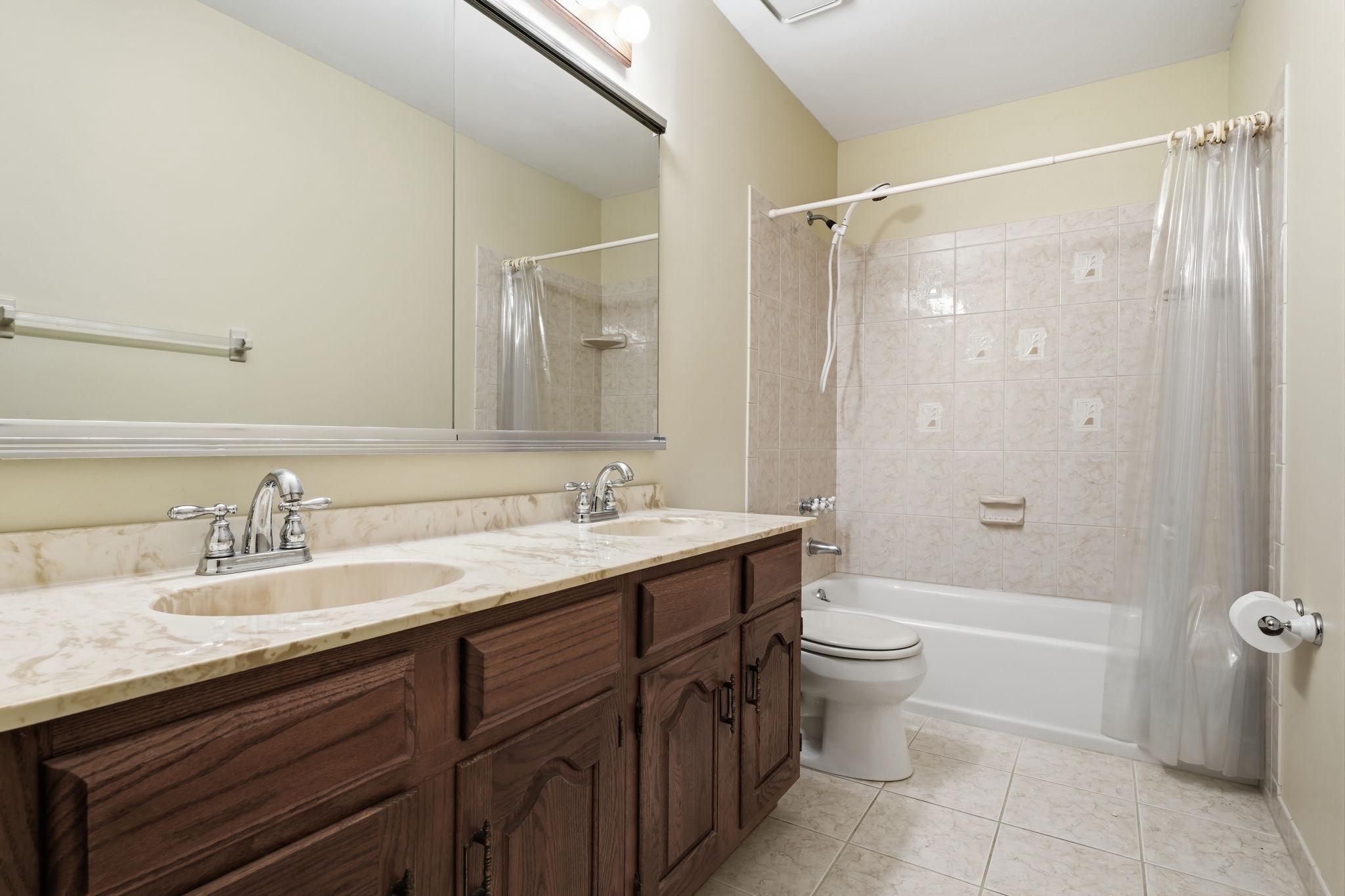 WYNNEWOOD - Residential