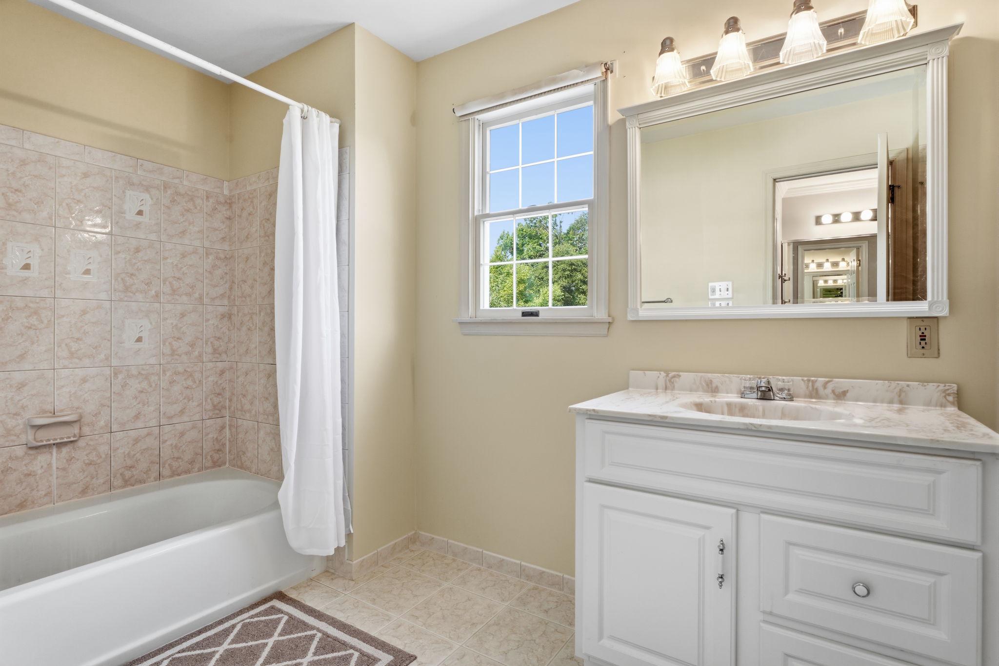 WYNNEWOOD - Residential