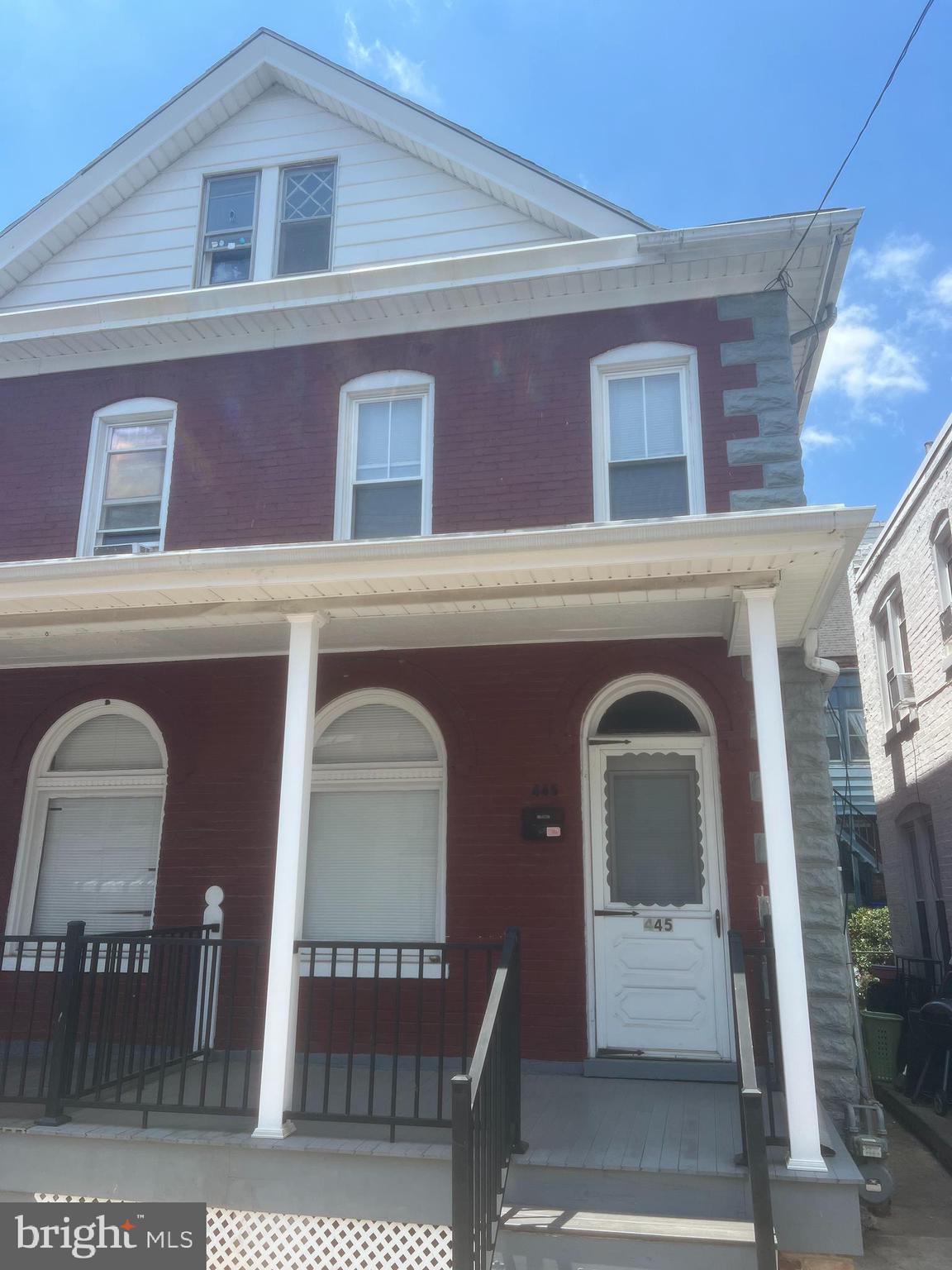 Very nicely maintained half double in Broadway area of North Mulberry Street. Great location adjacent to fairgrounds park. Owners have update the house nicely with LVP floors and nice colors. Updates to kitchen and bath make them more efficient. Washer and dryer were moved upstairs into what was third bedroom. can be relocated to basement to get third bedroom back into use, but that upstairs laundry is convenient!