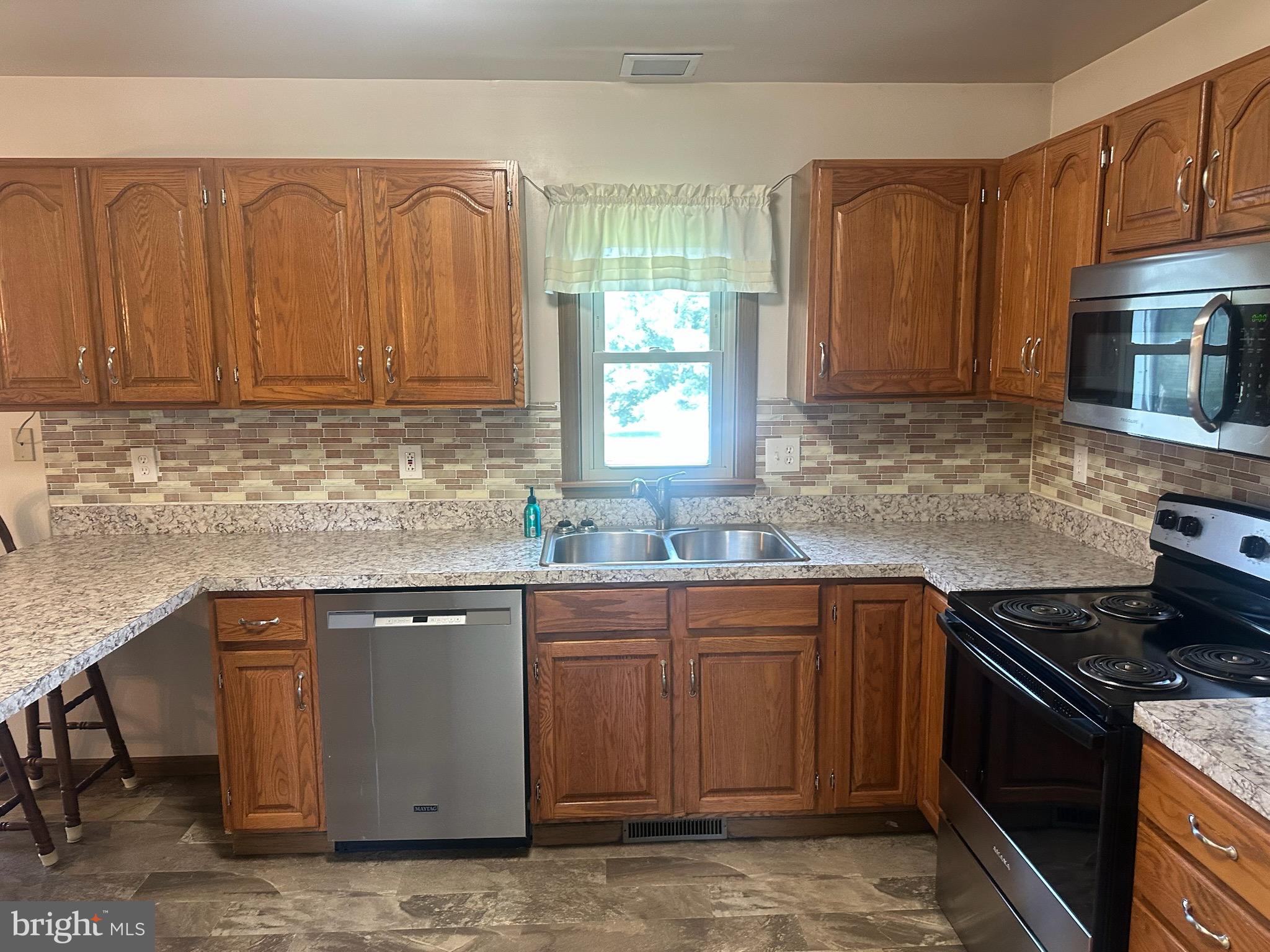 CLOVERLEAF STATION - Residential