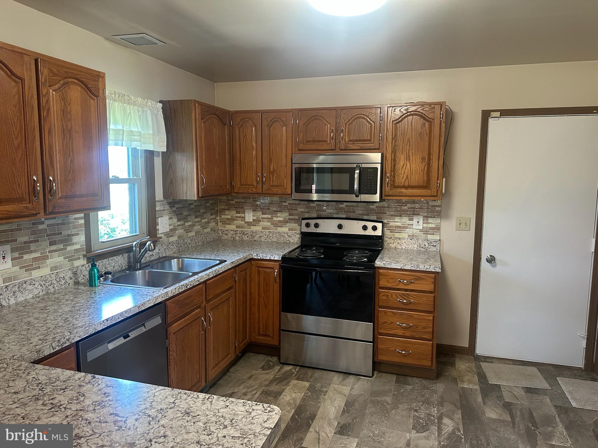 CLOVERLEAF STATION - Residential