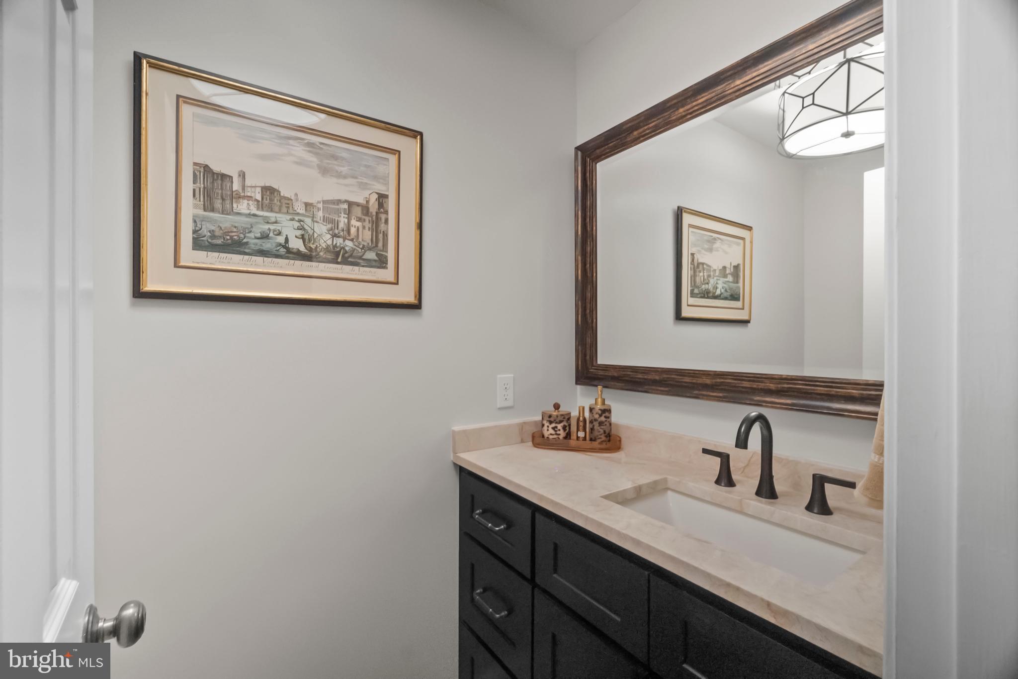 LANDMARK MEWS - Residential