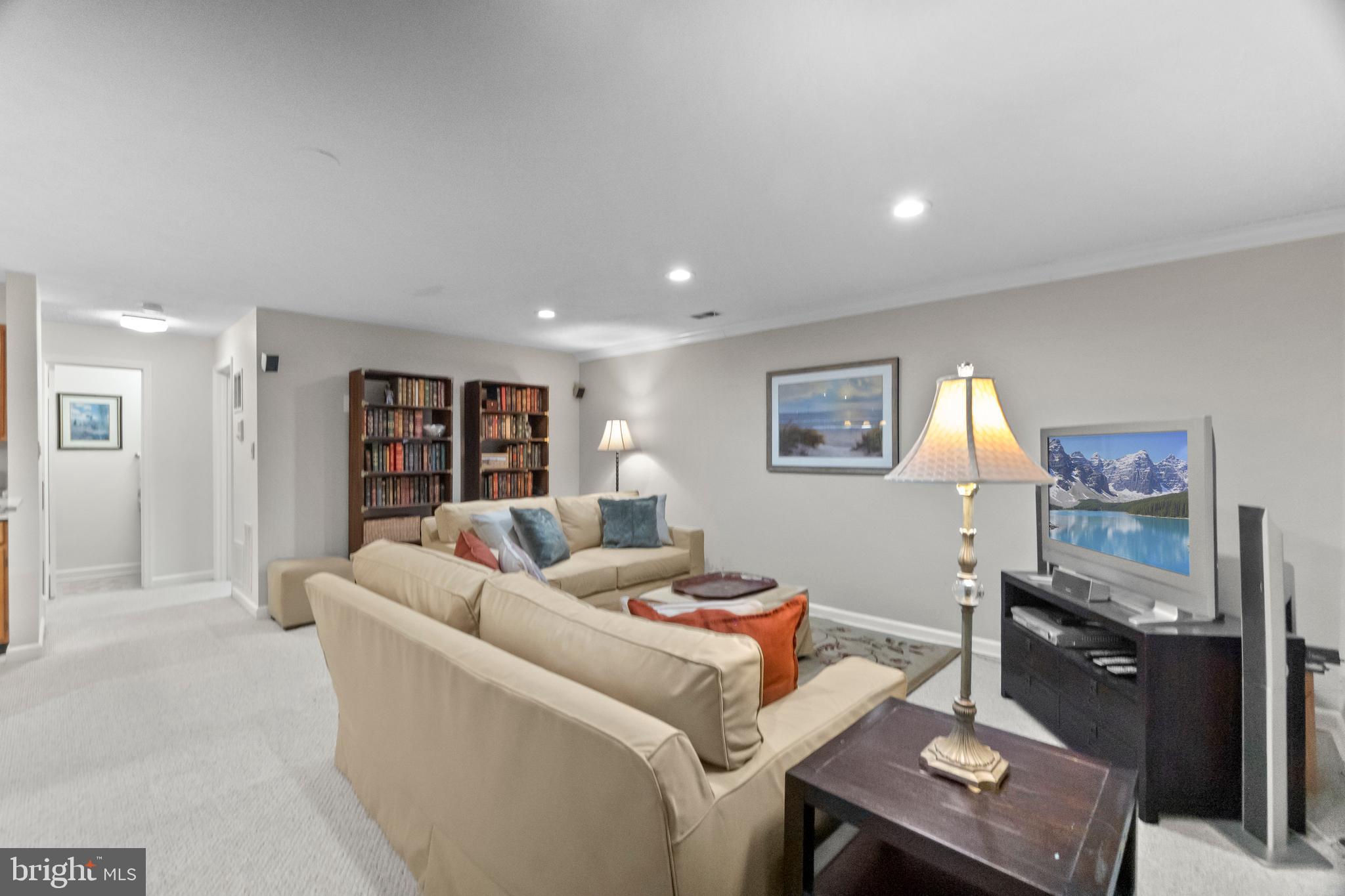 LANDMARK MEWS - Residential