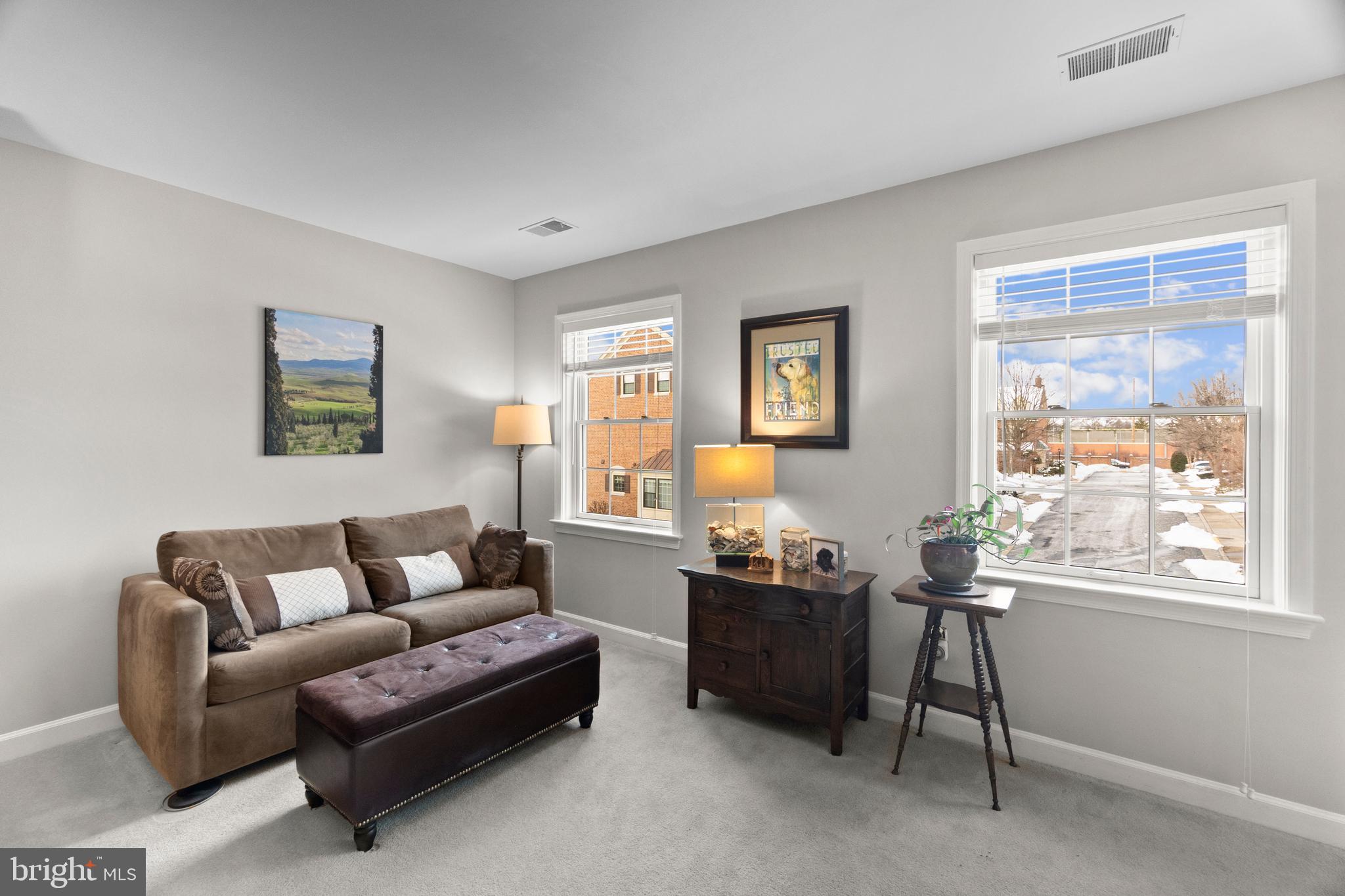 LANDMARK MEWS - Residential