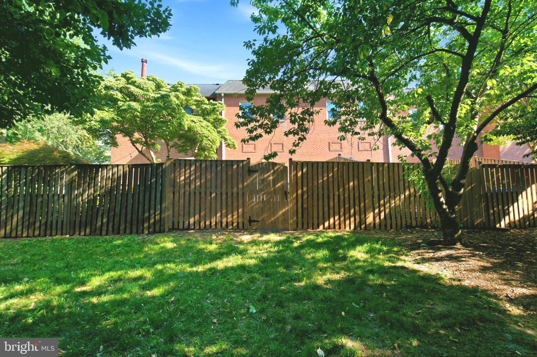 ADAMS COURT - Residential