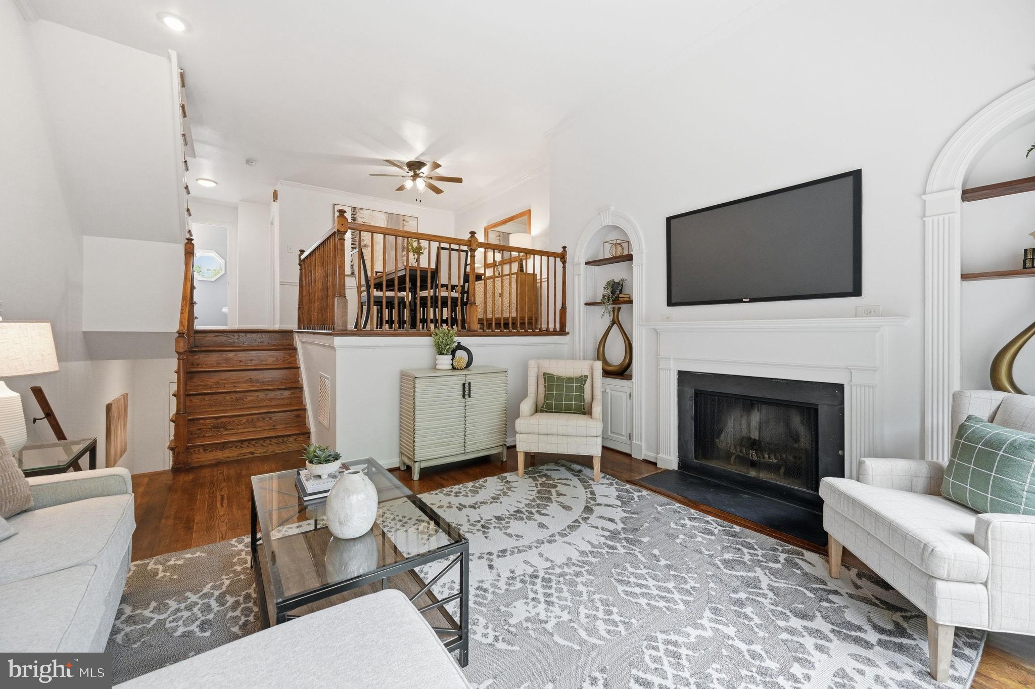 ADAMS COURT - Residential