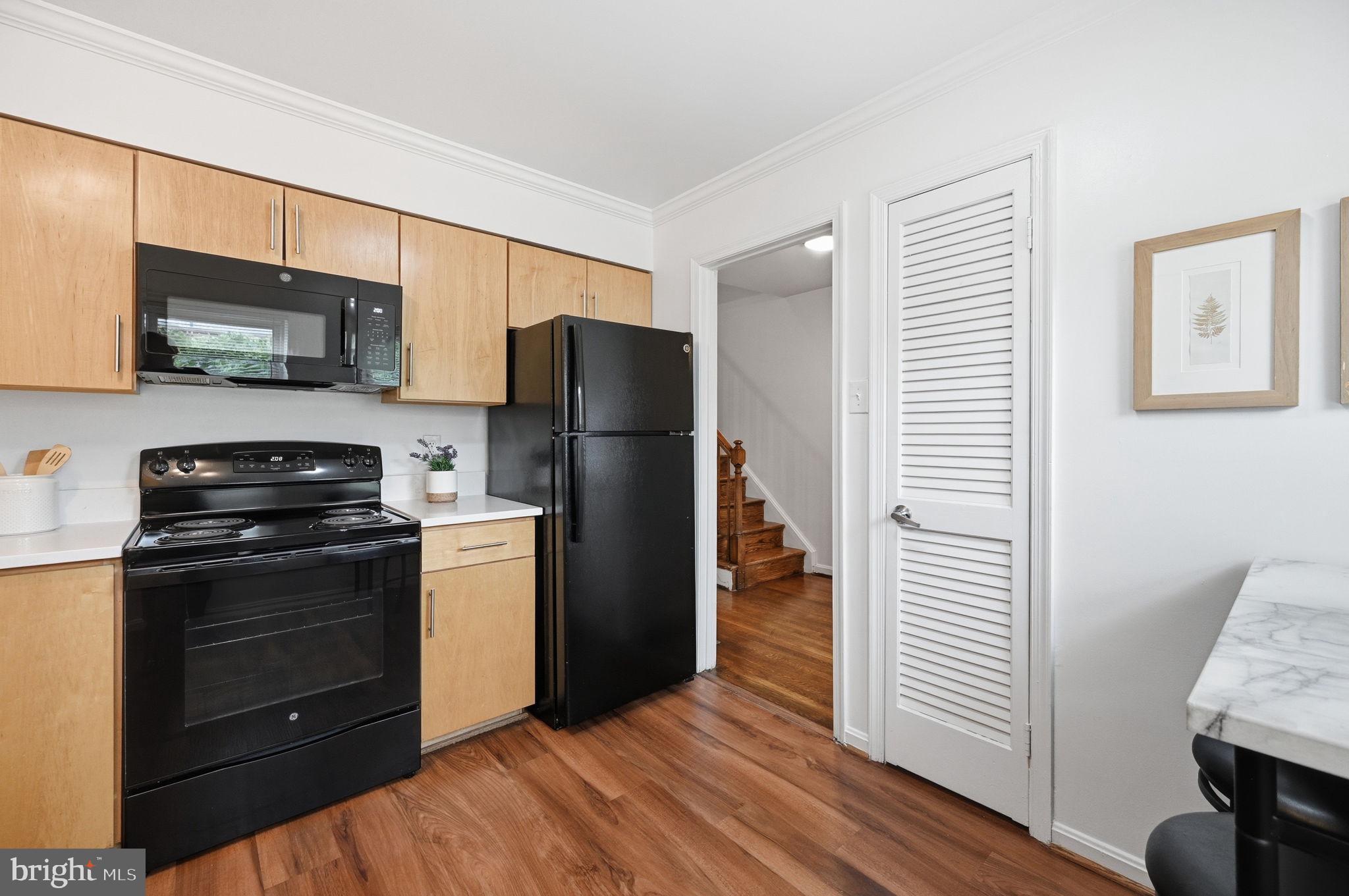 ADAMS COURT - Residential