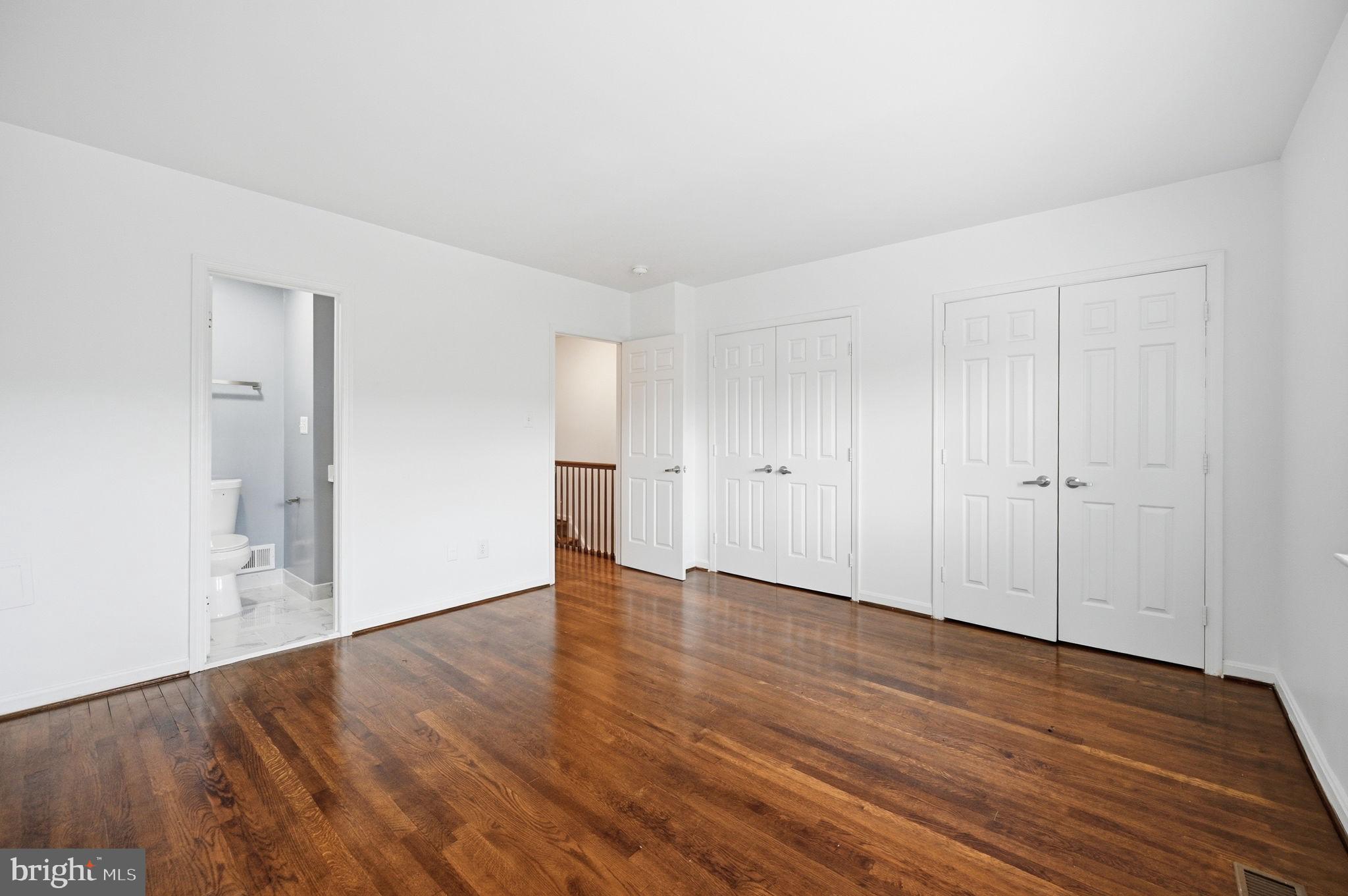 ADAMS COURT - Residential