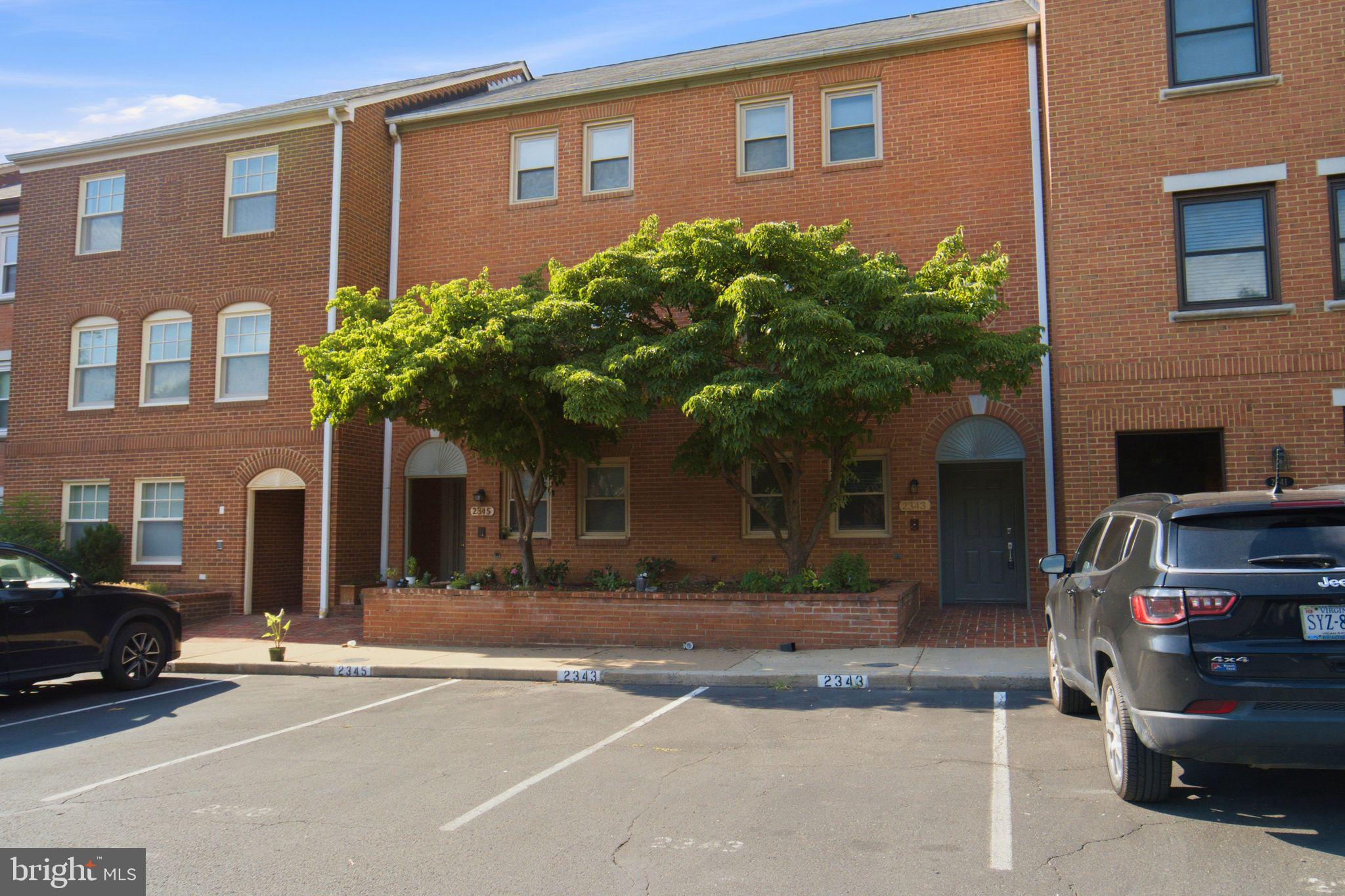 ADAMS COURT - Residential