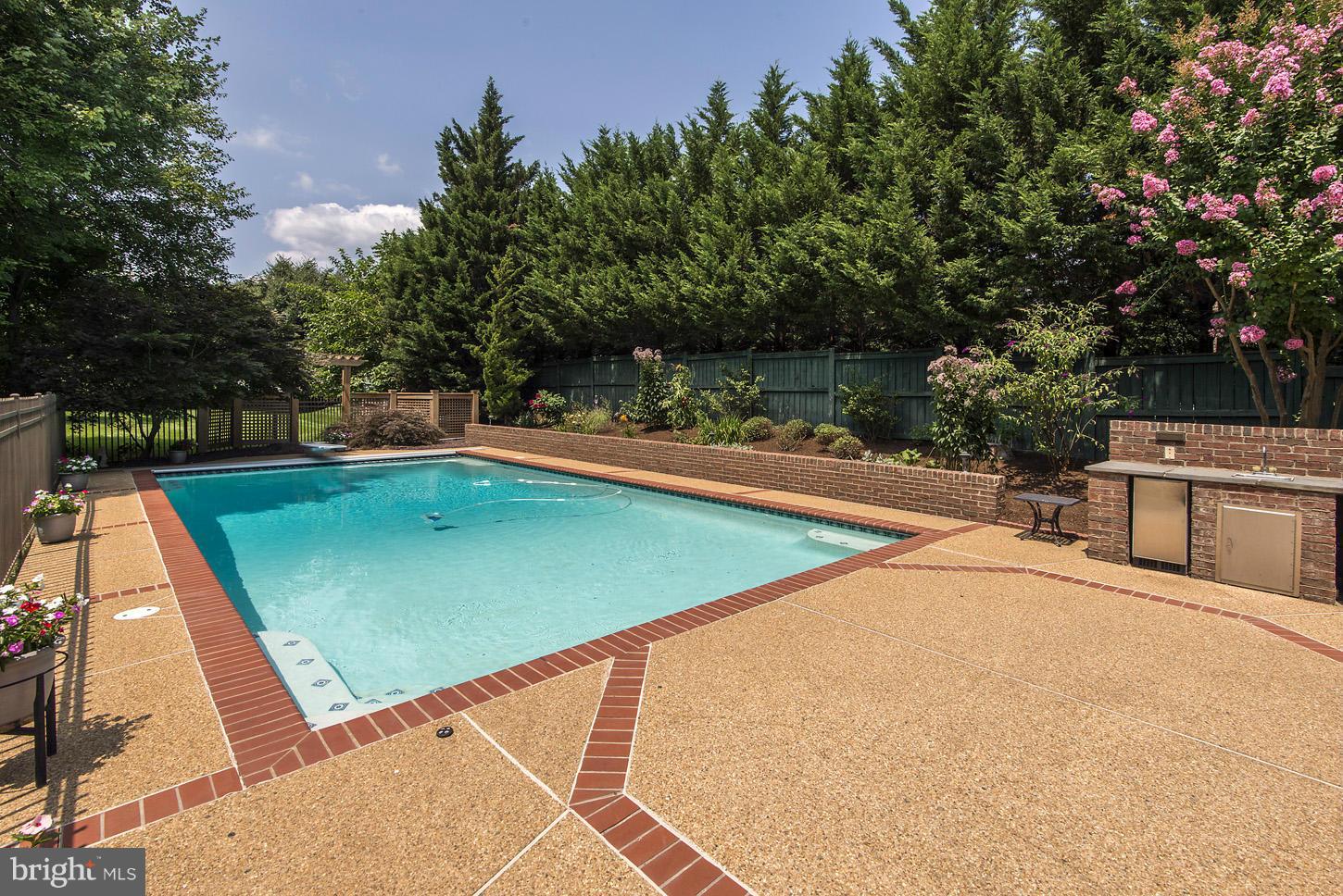SMC MCLEAN - Residential