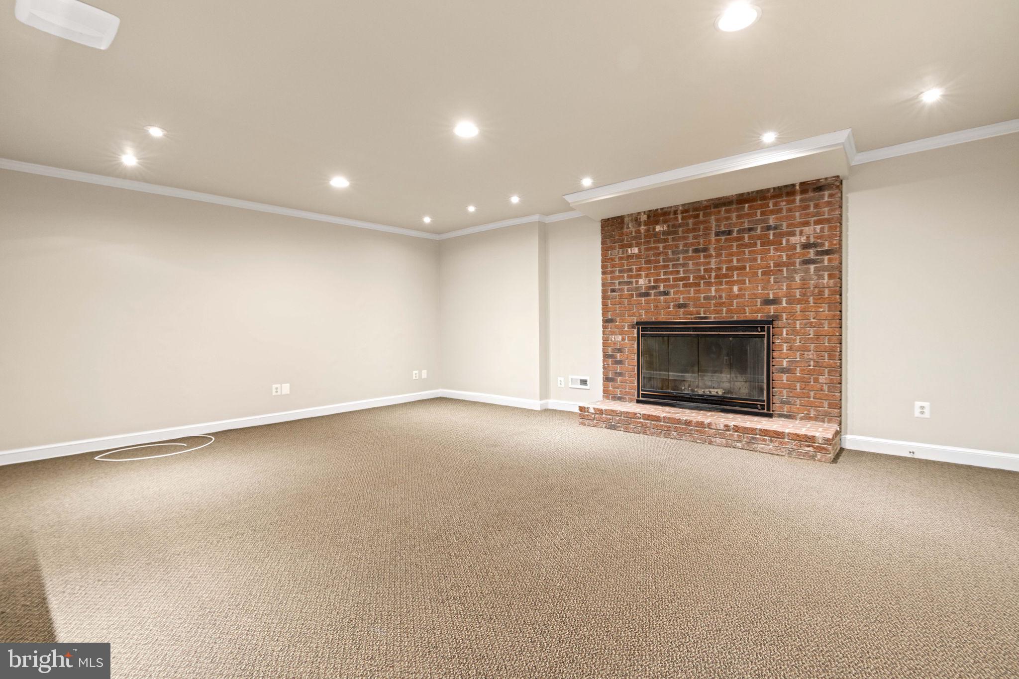 SUMMERWOOD - Residential
