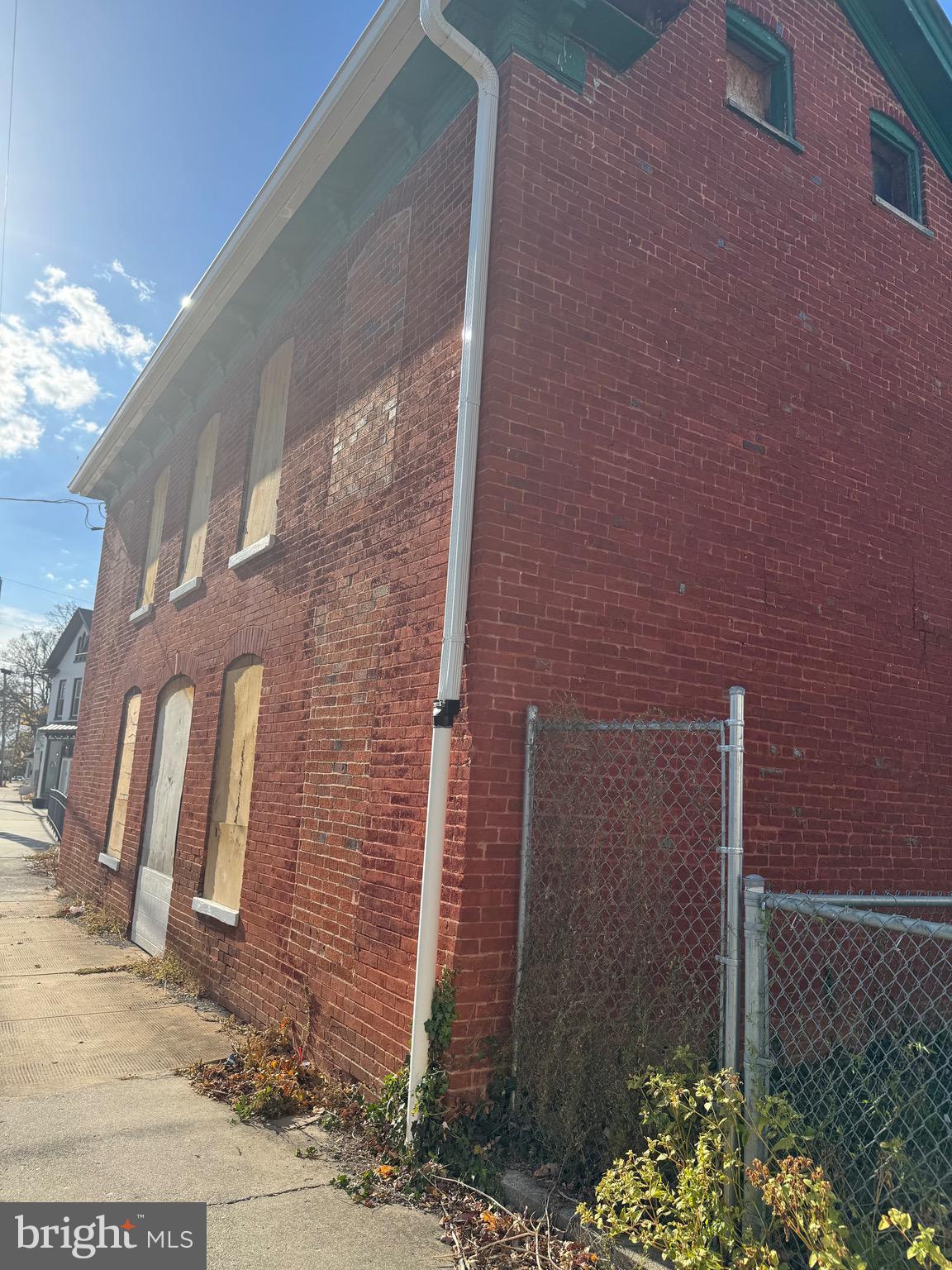 MARTINSBURG - Commercial Sale