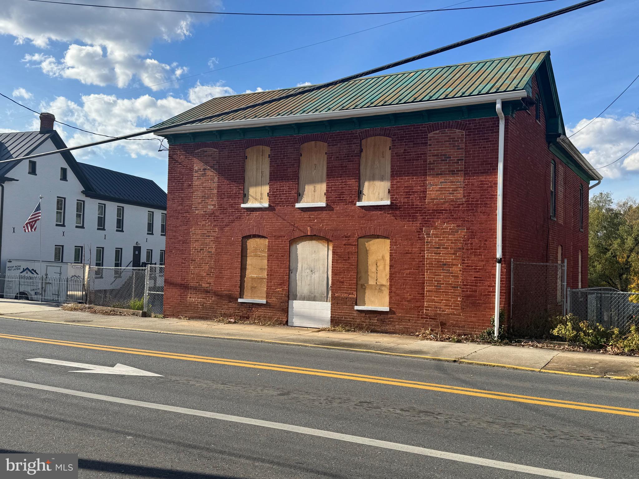 MARTINSBURG - Commercial Sale