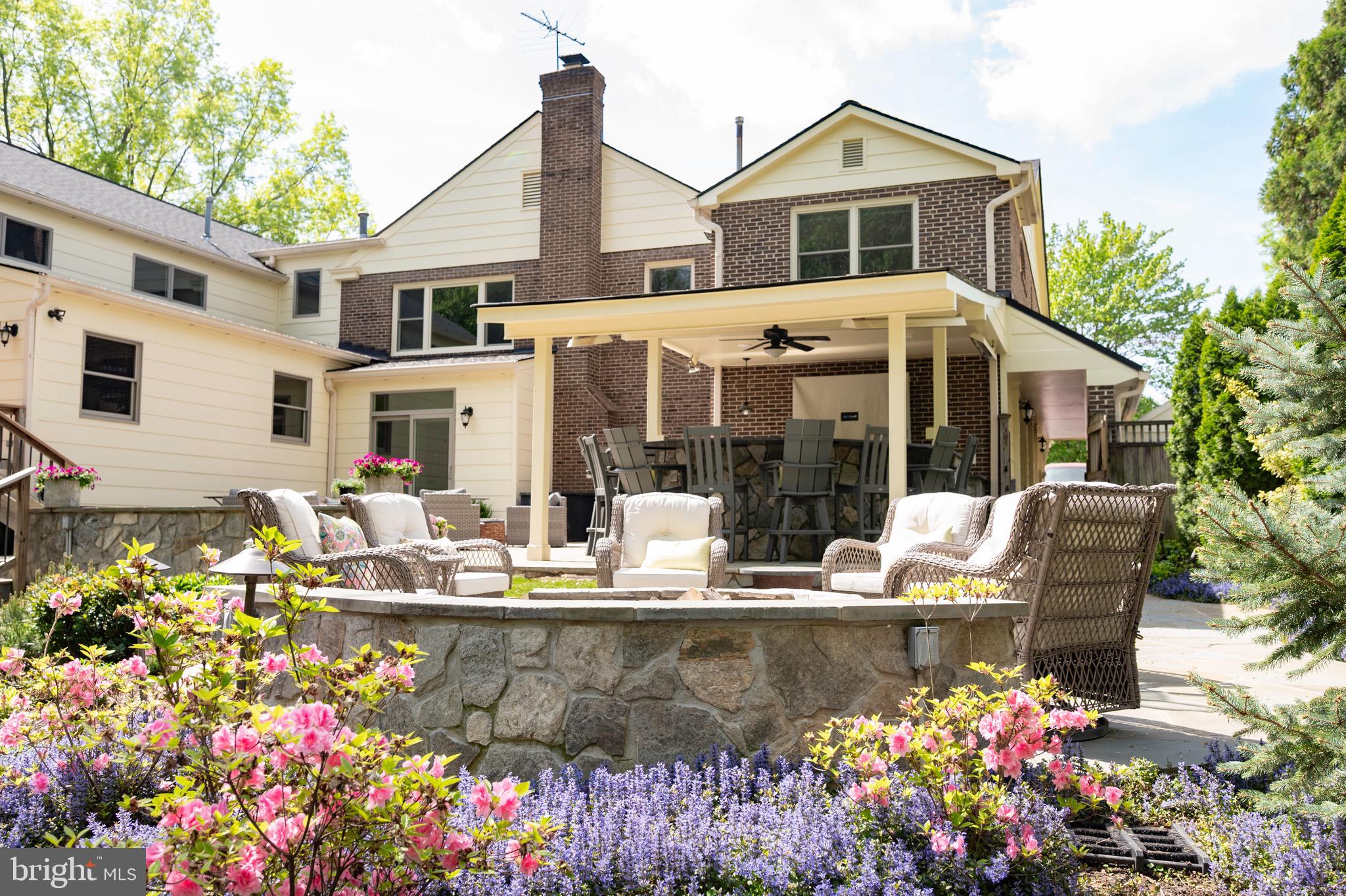 WAYNEWOOD - Residential