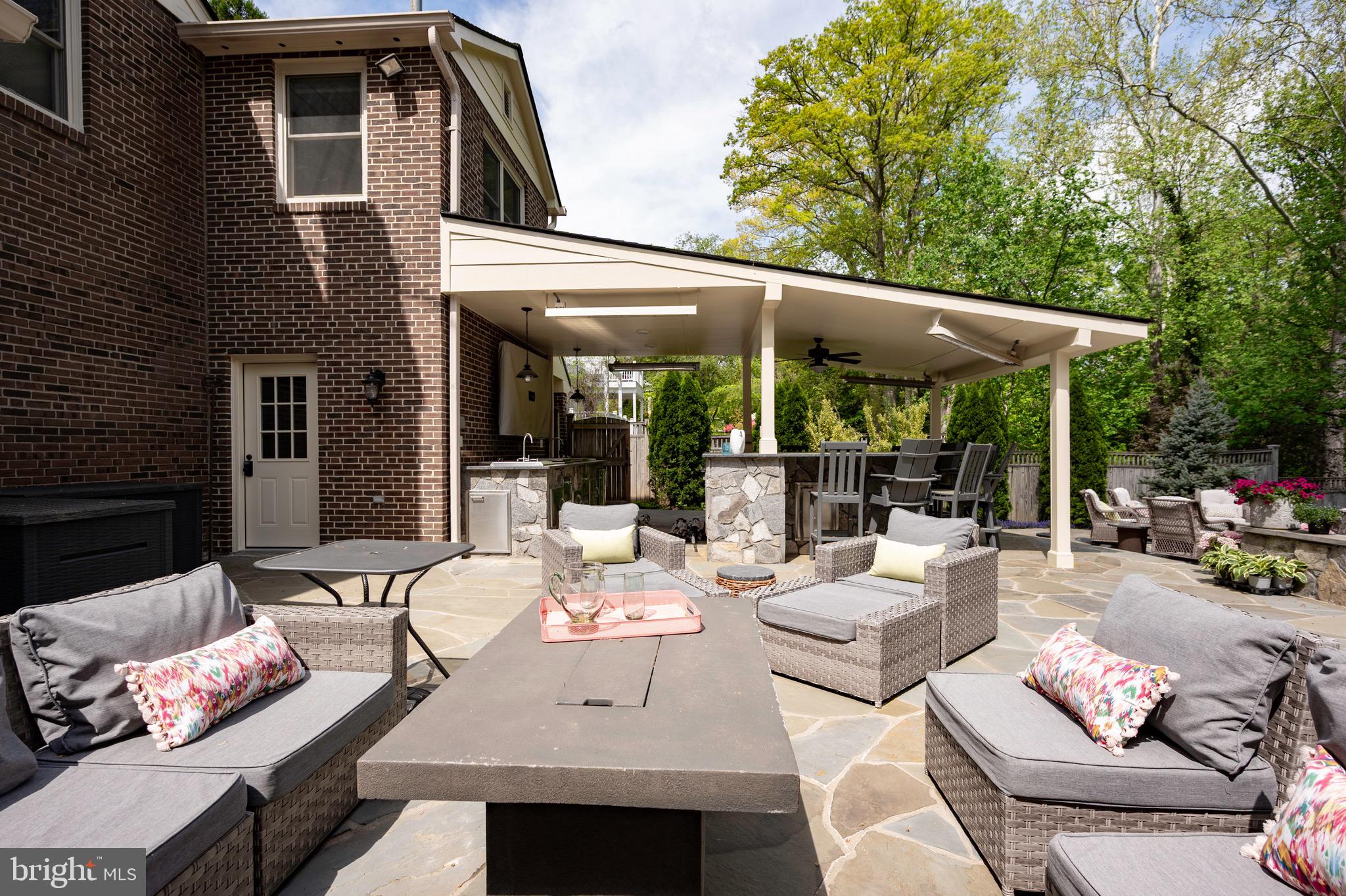 WAYNEWOOD - Residential