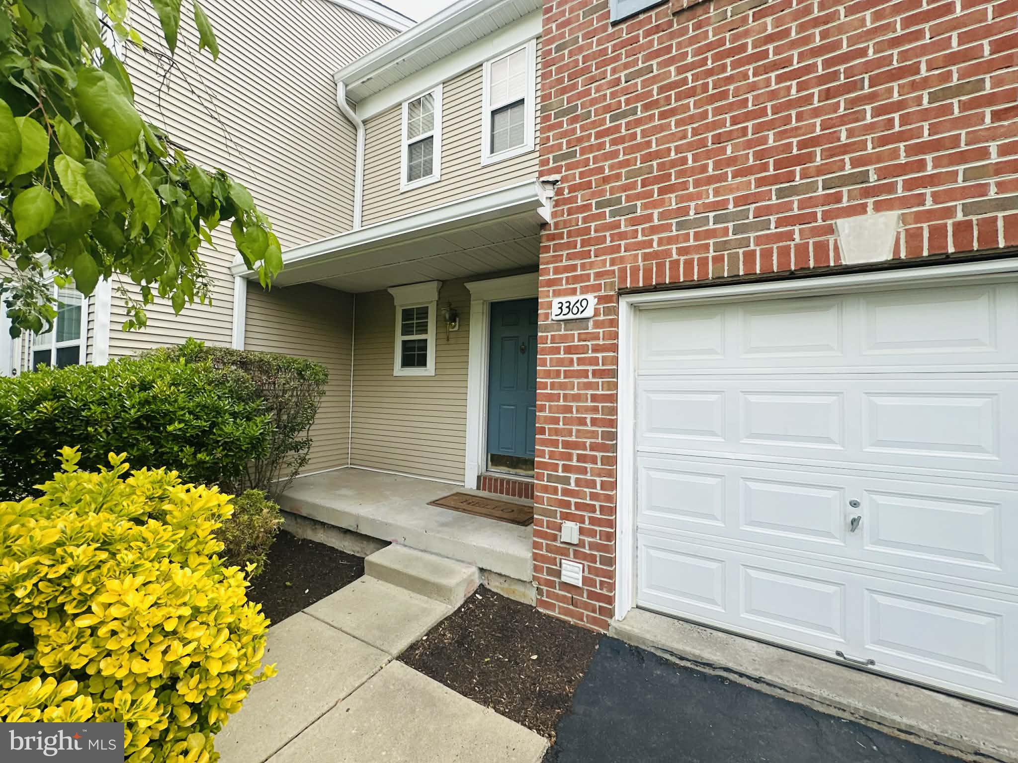 VILLAGES OF H V - Residential