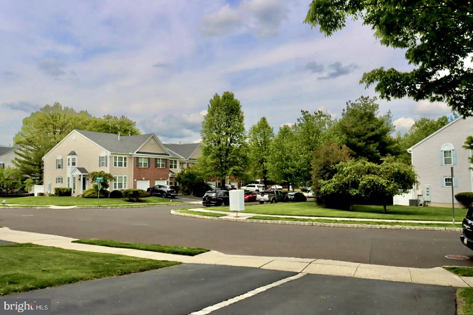 VILLAGES OF H V - Residential